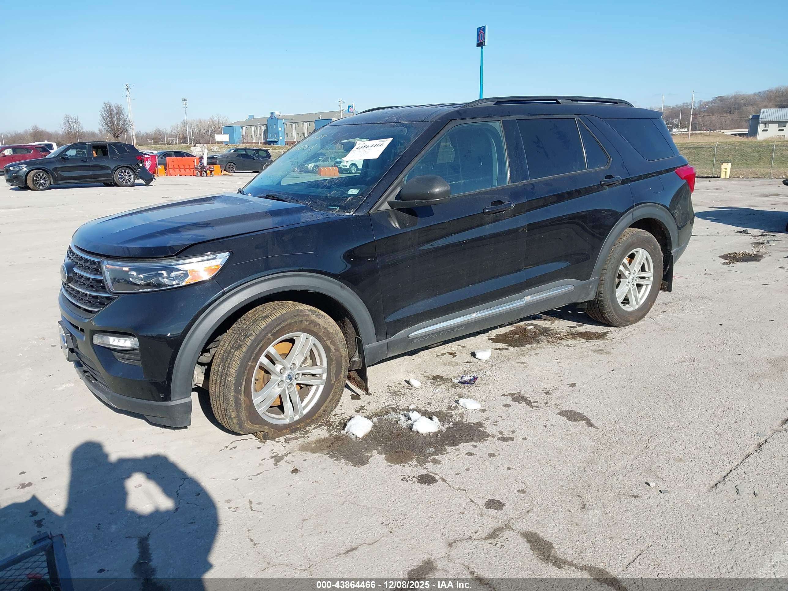 FORD EXPLORER image 2