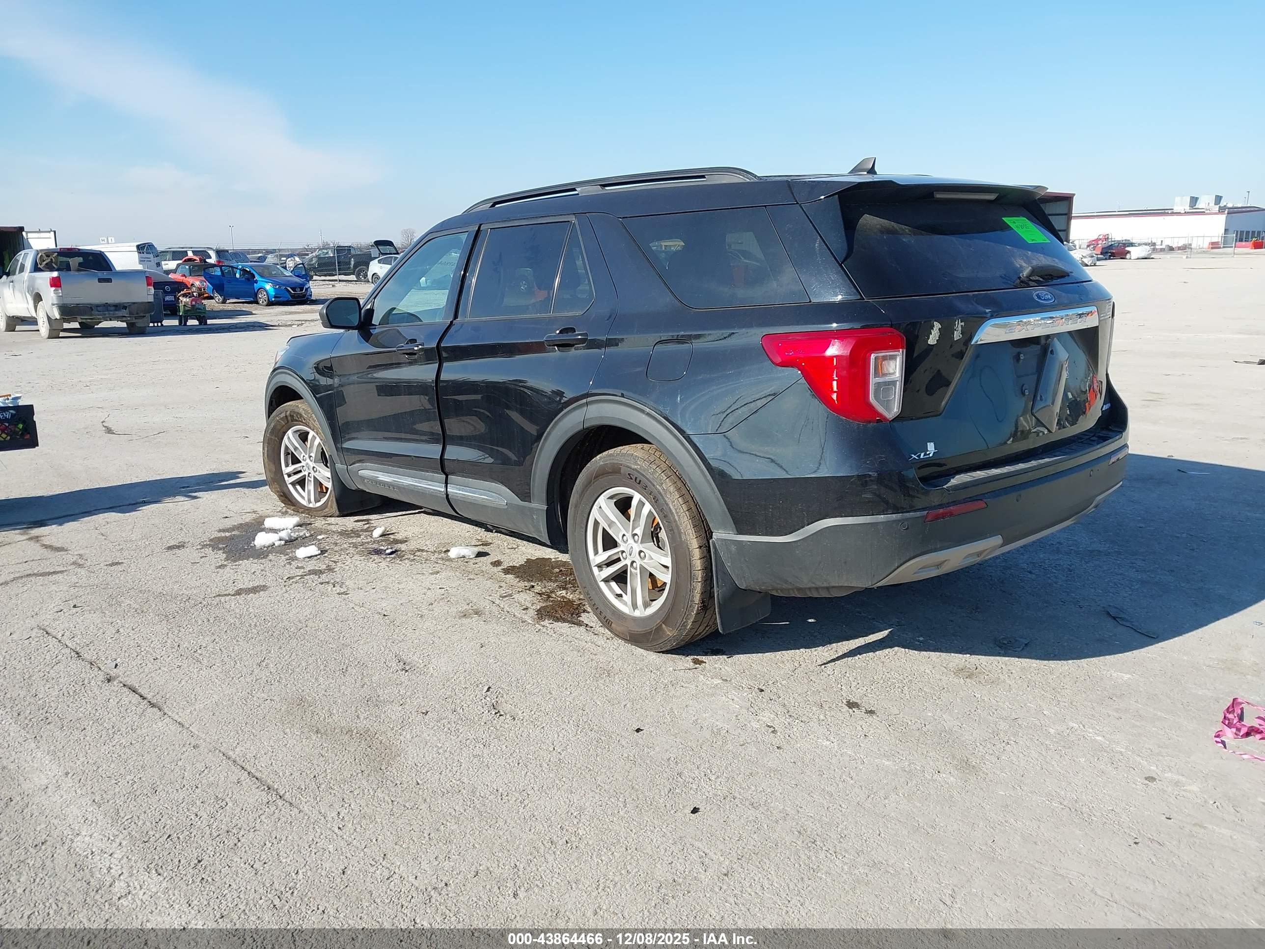 FORD EXPLORER image 3