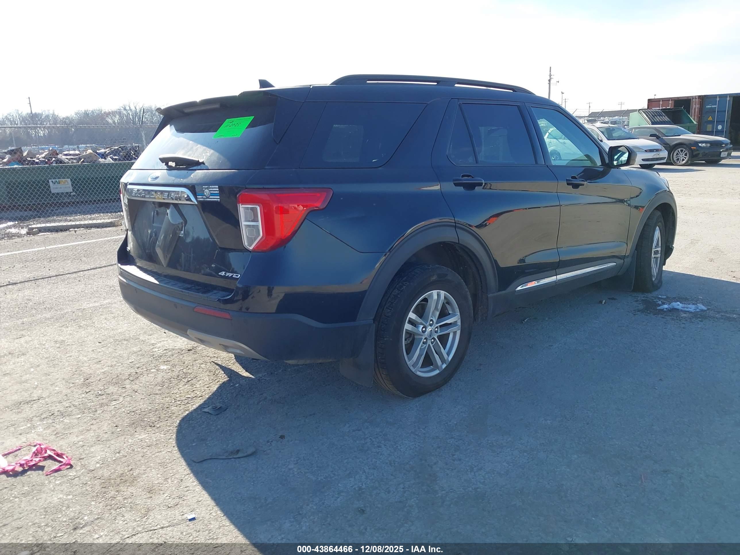 FORD EXPLORER image 4