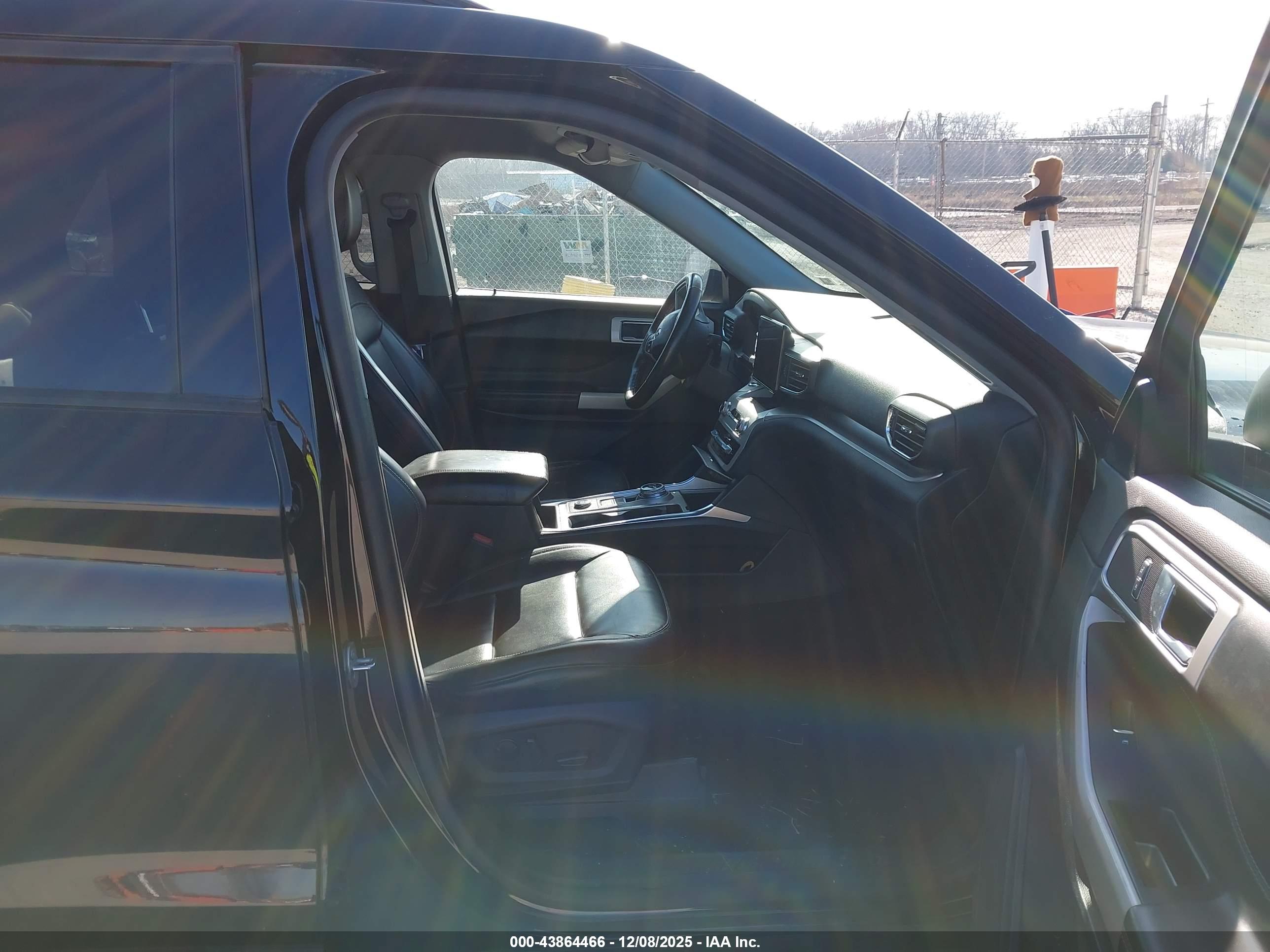 FORD EXPLORER image 5