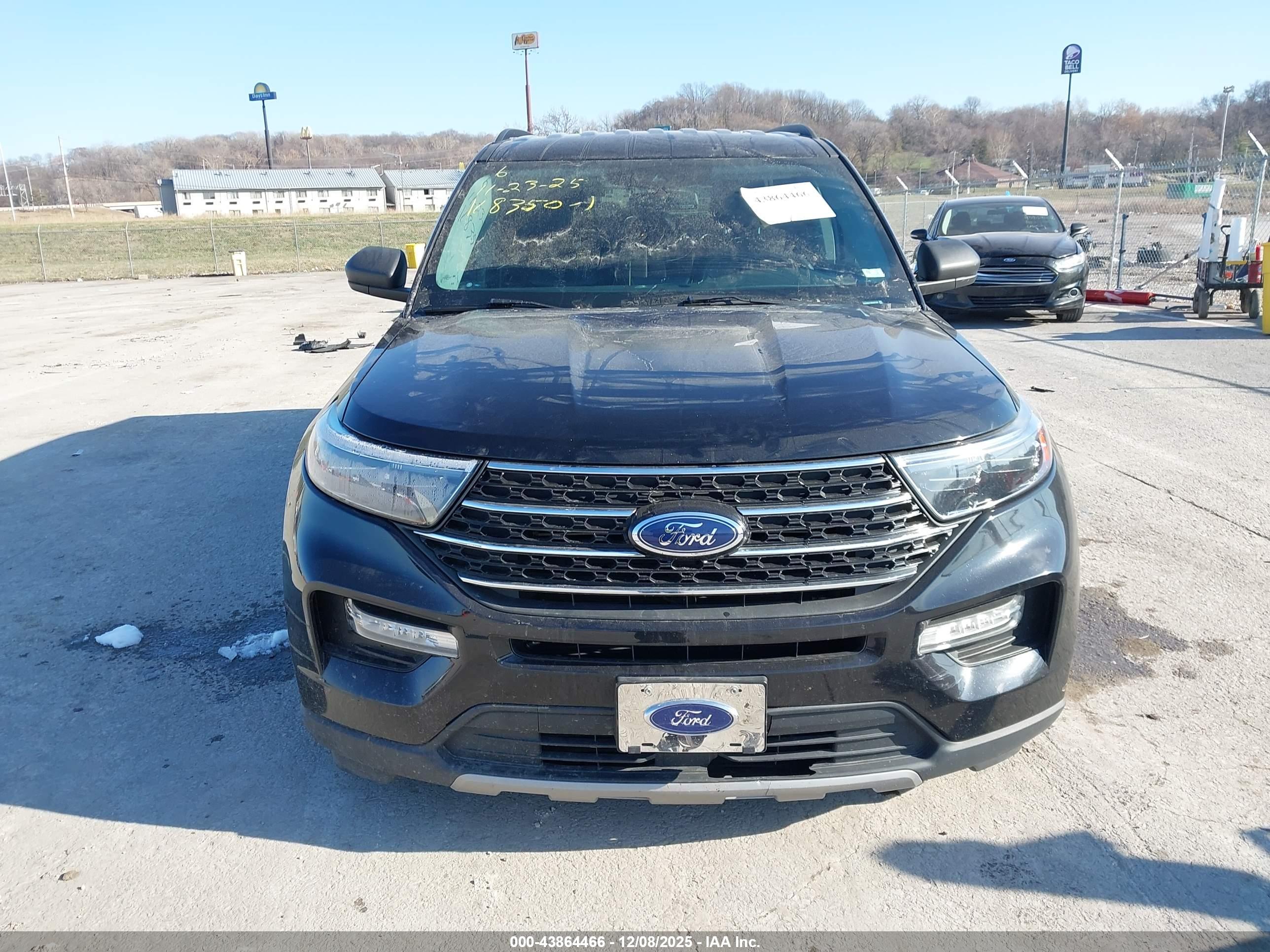 FORD EXPLORER image 6