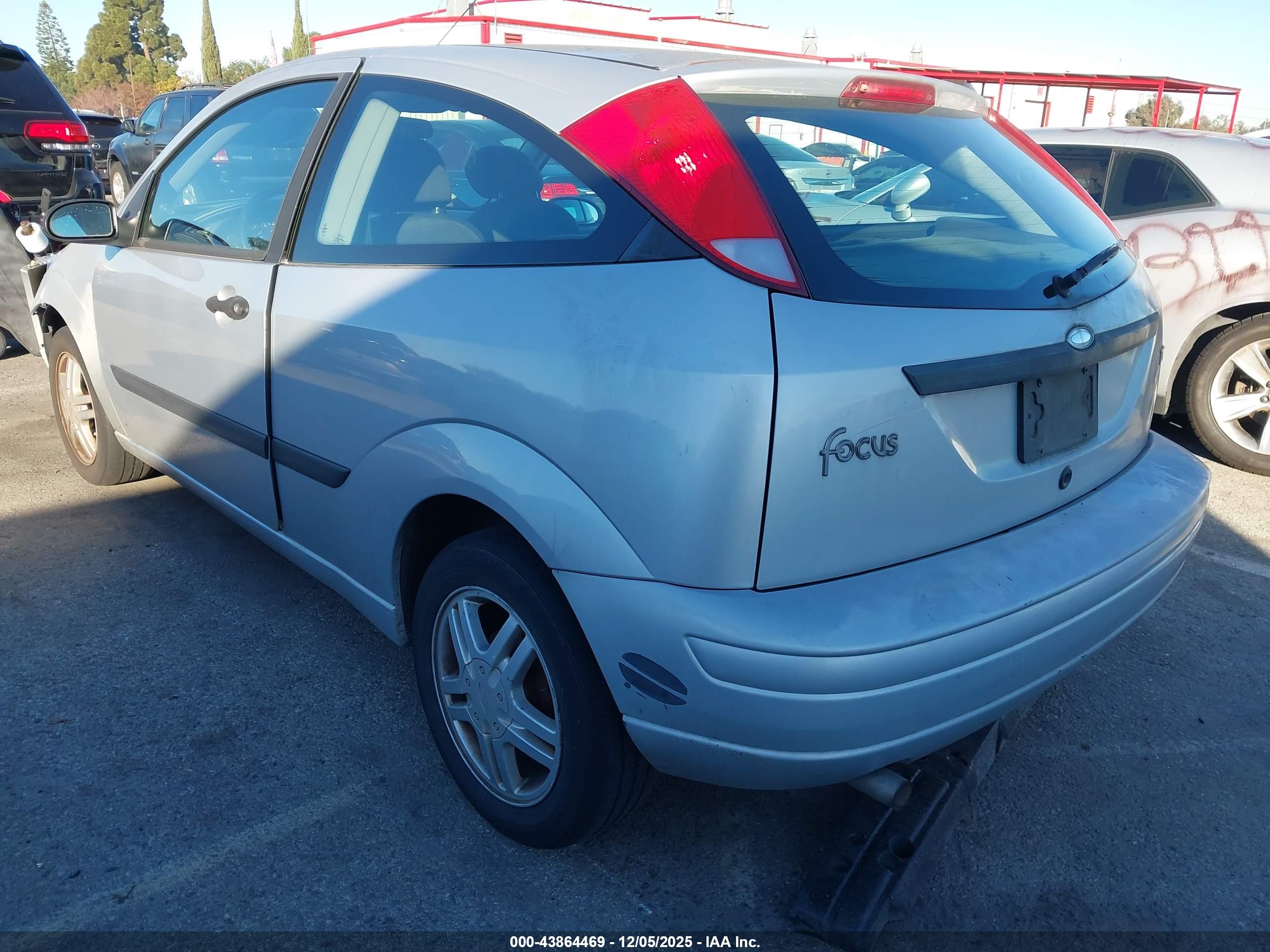FORD FOCUS image 3