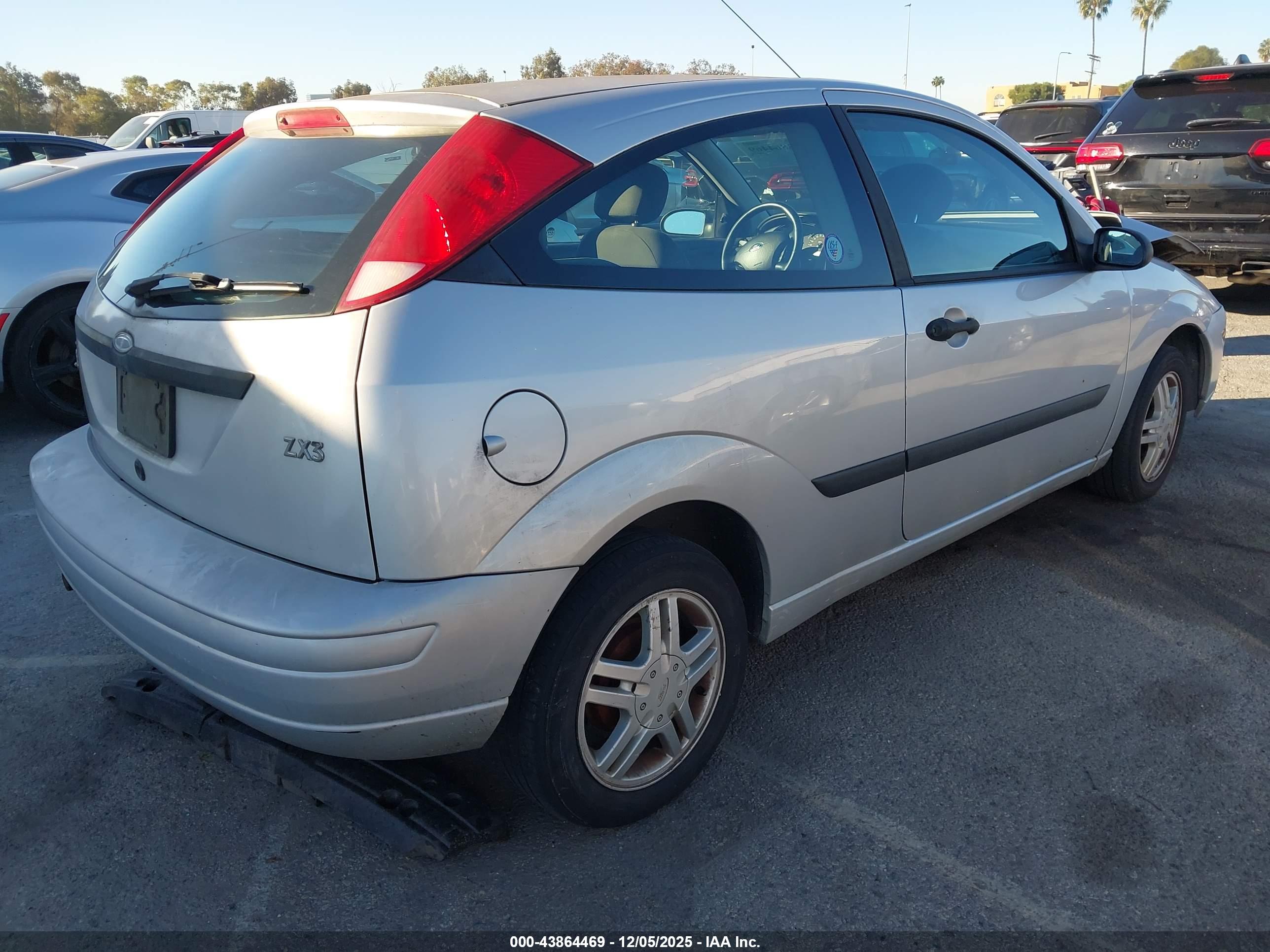 FORD FOCUS image 4
