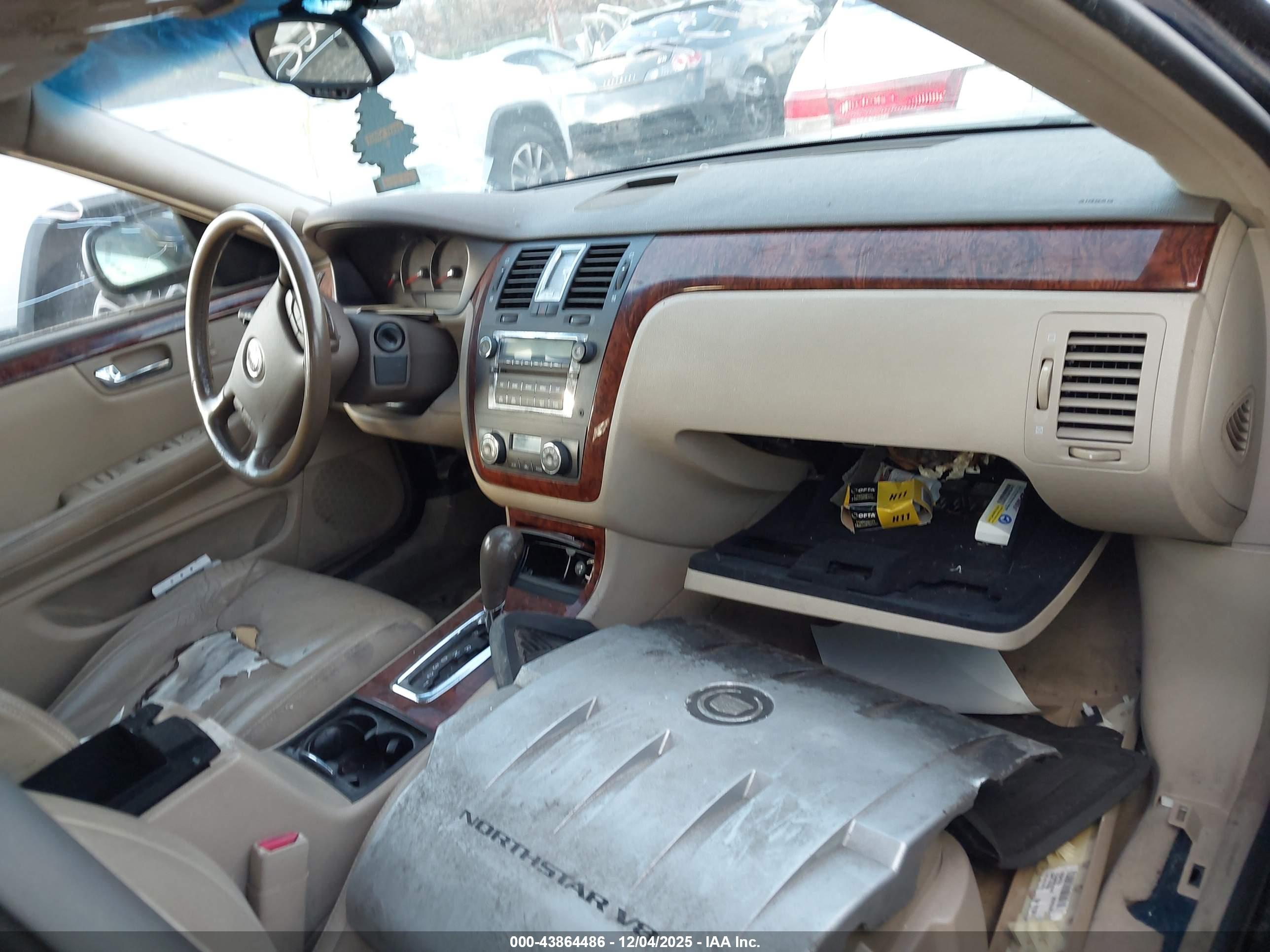CADILLAC DTS image 5