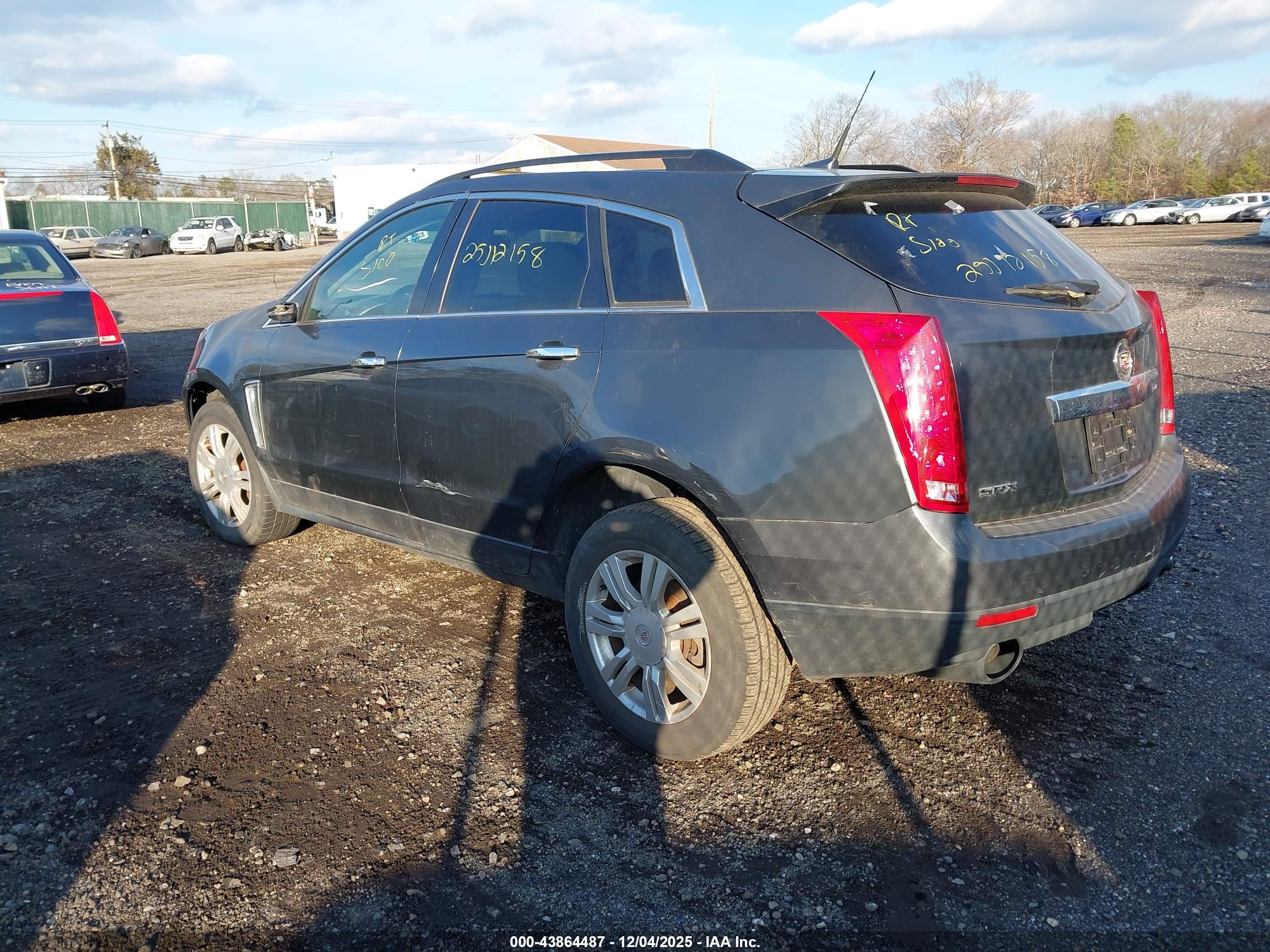 CADILLAC SRX image 3