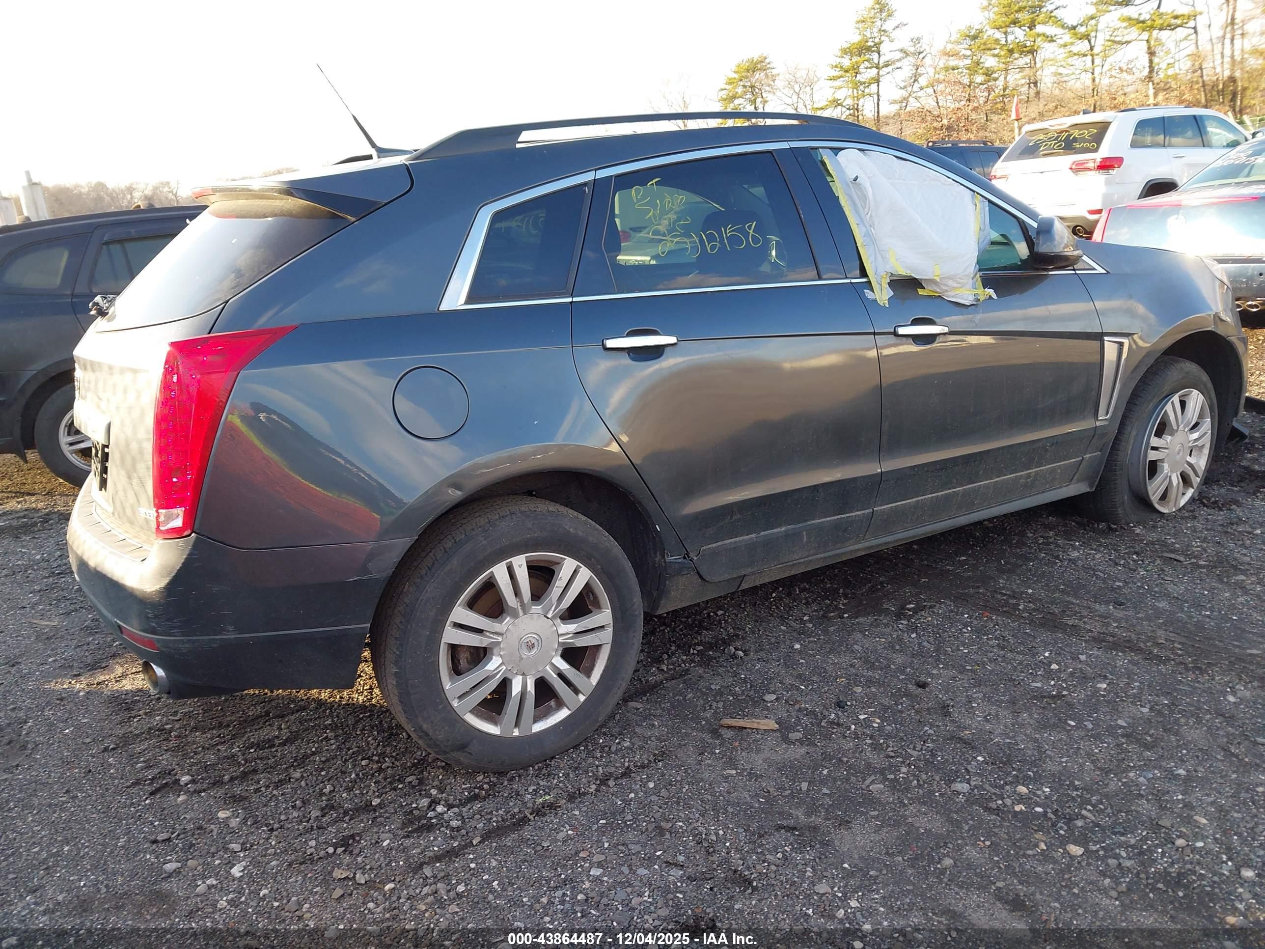 CADILLAC SRX image 4