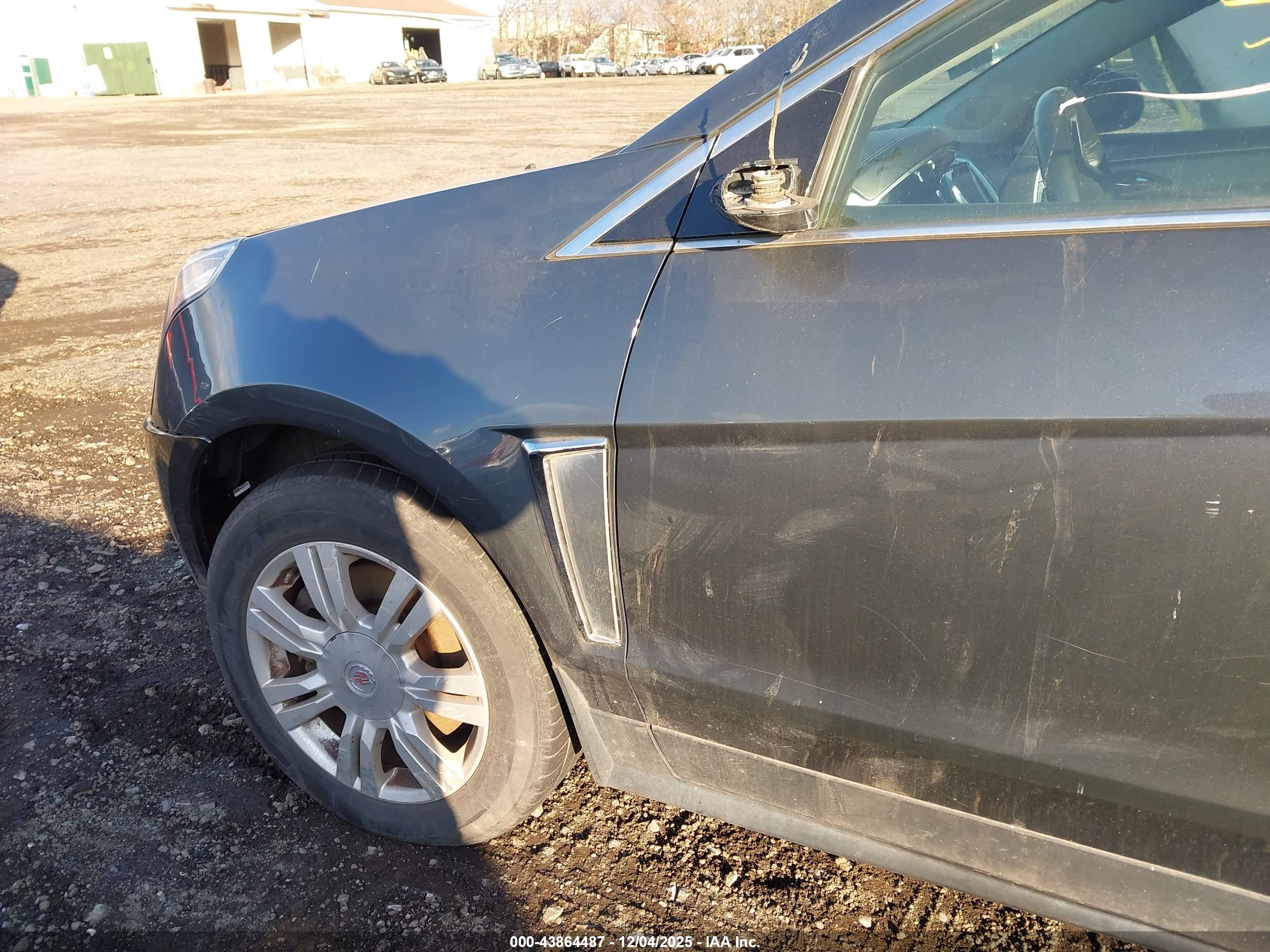 CADILLAC SRX image 6