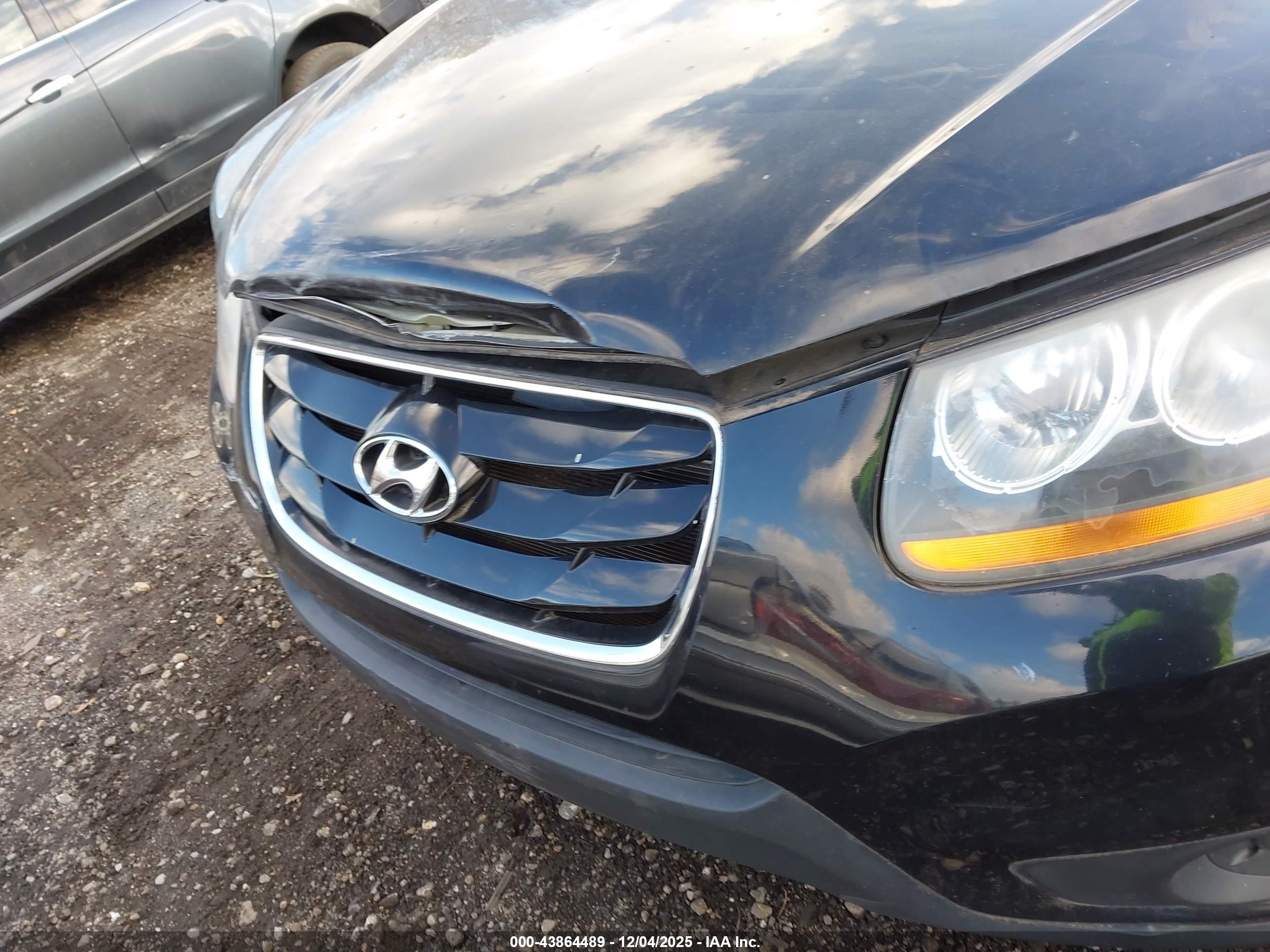 HYUNDAI SANTA image 6