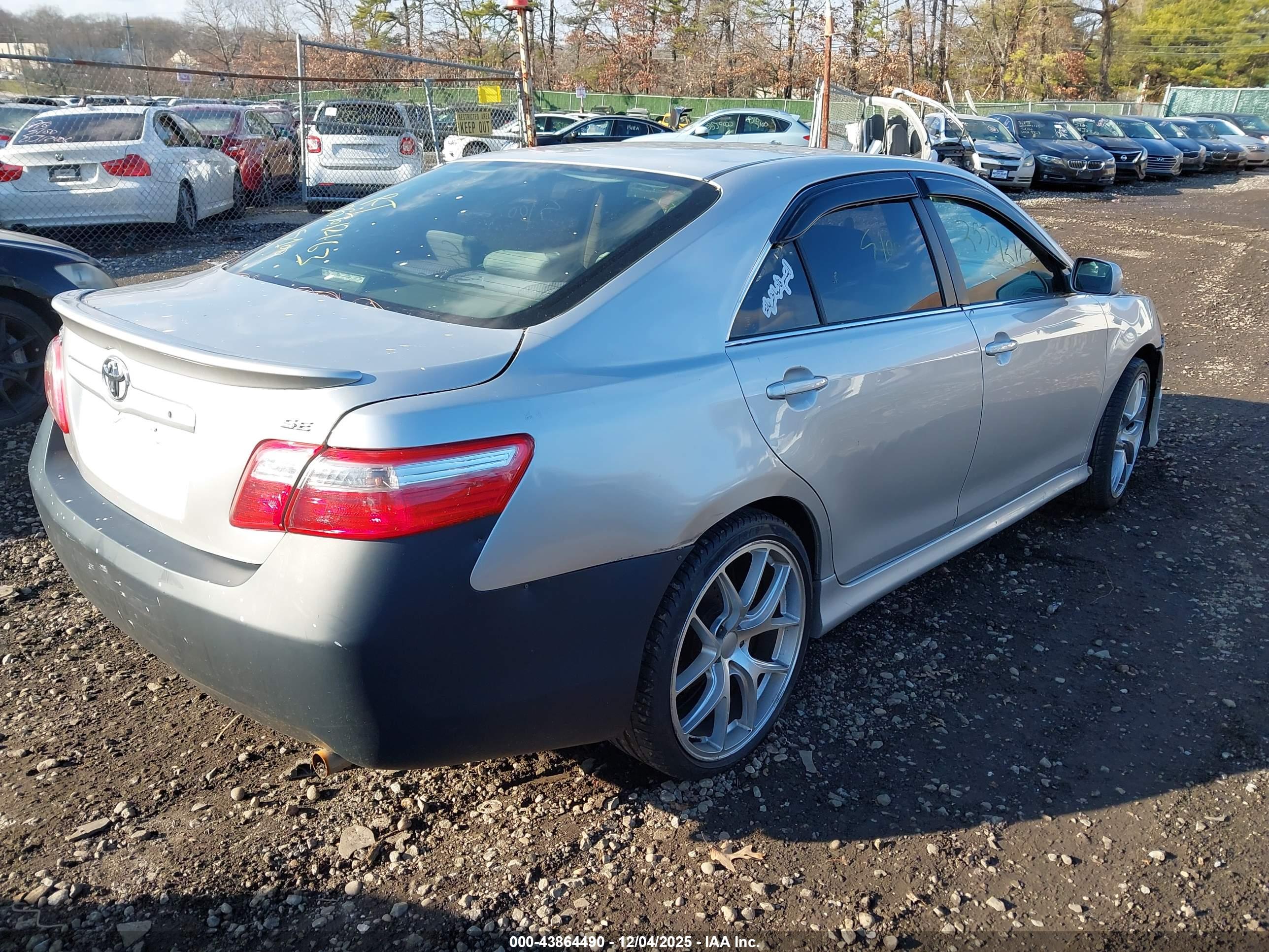TOYOTA CAMRY image 4