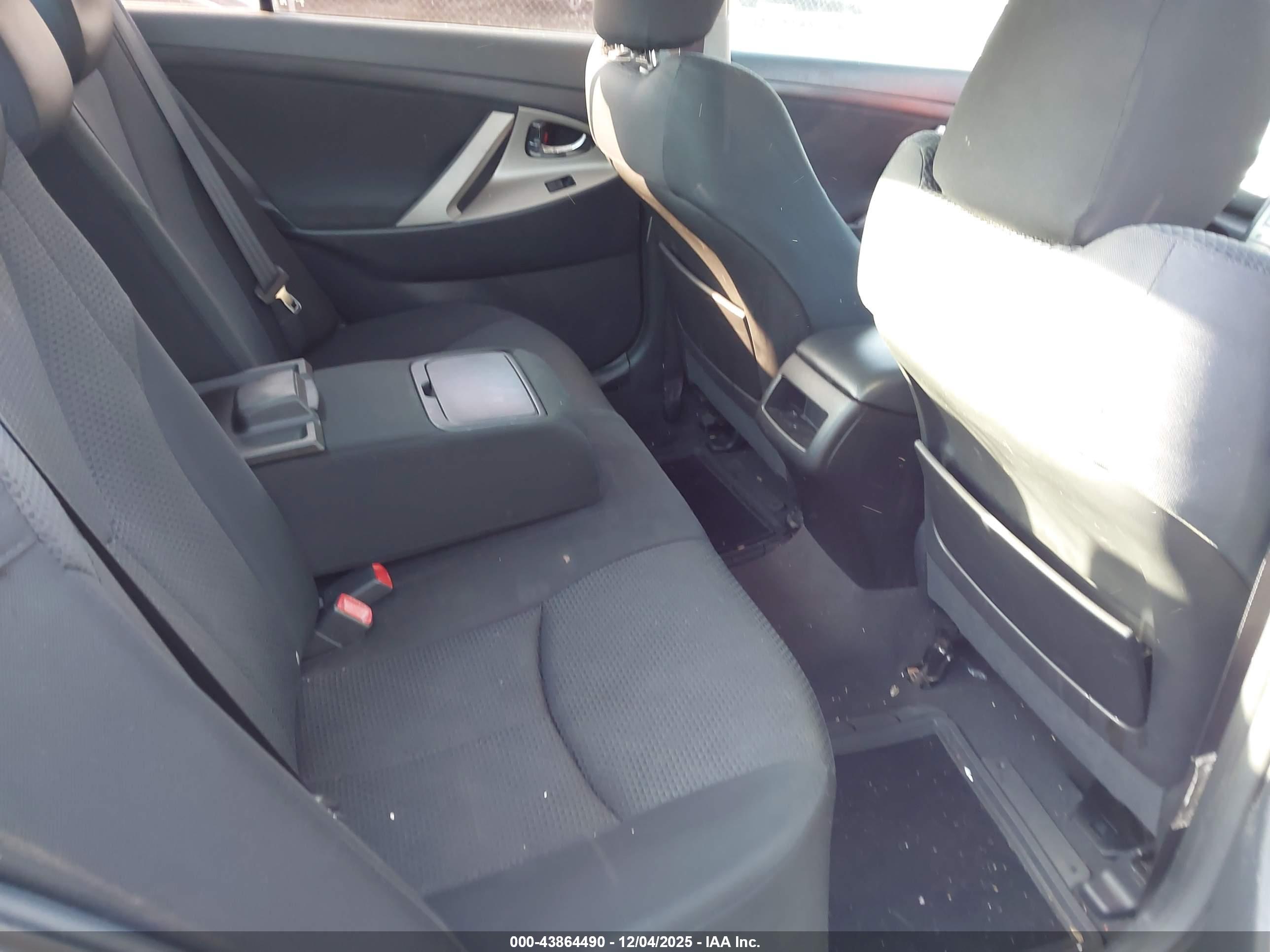 TOYOTA CAMRY image 8