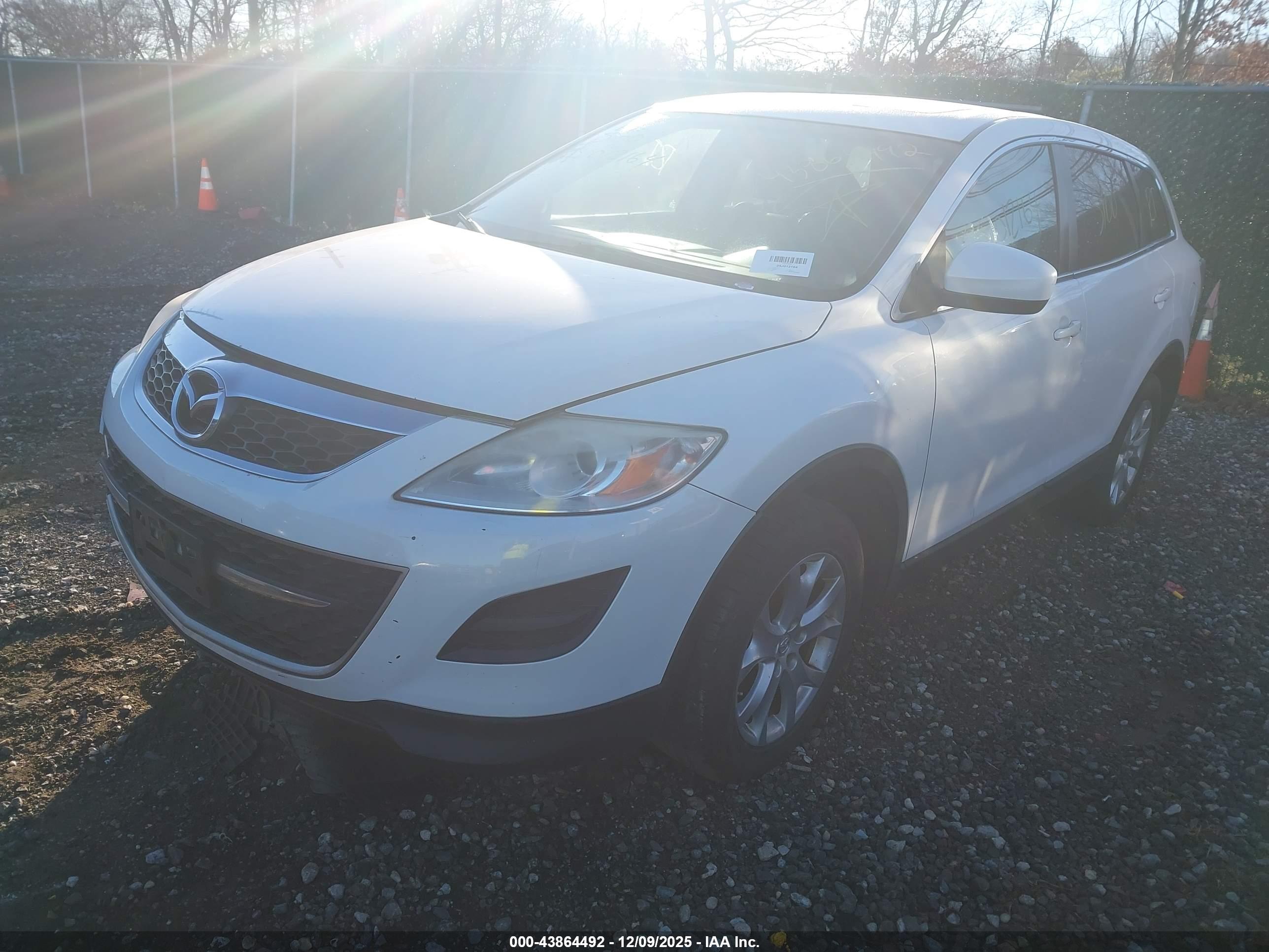 MAZDA CX-9 image 2