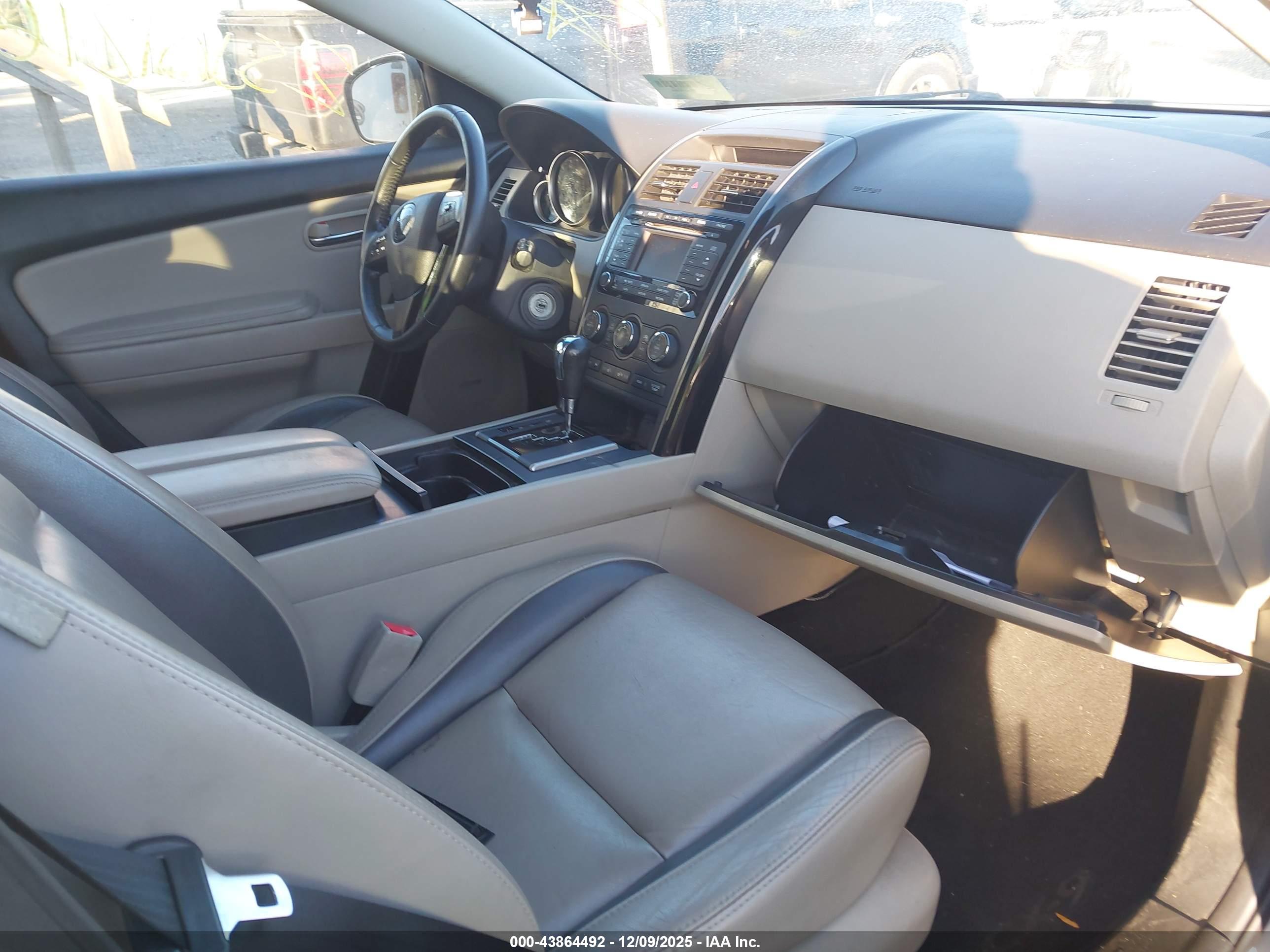 MAZDA CX-9 image 5
