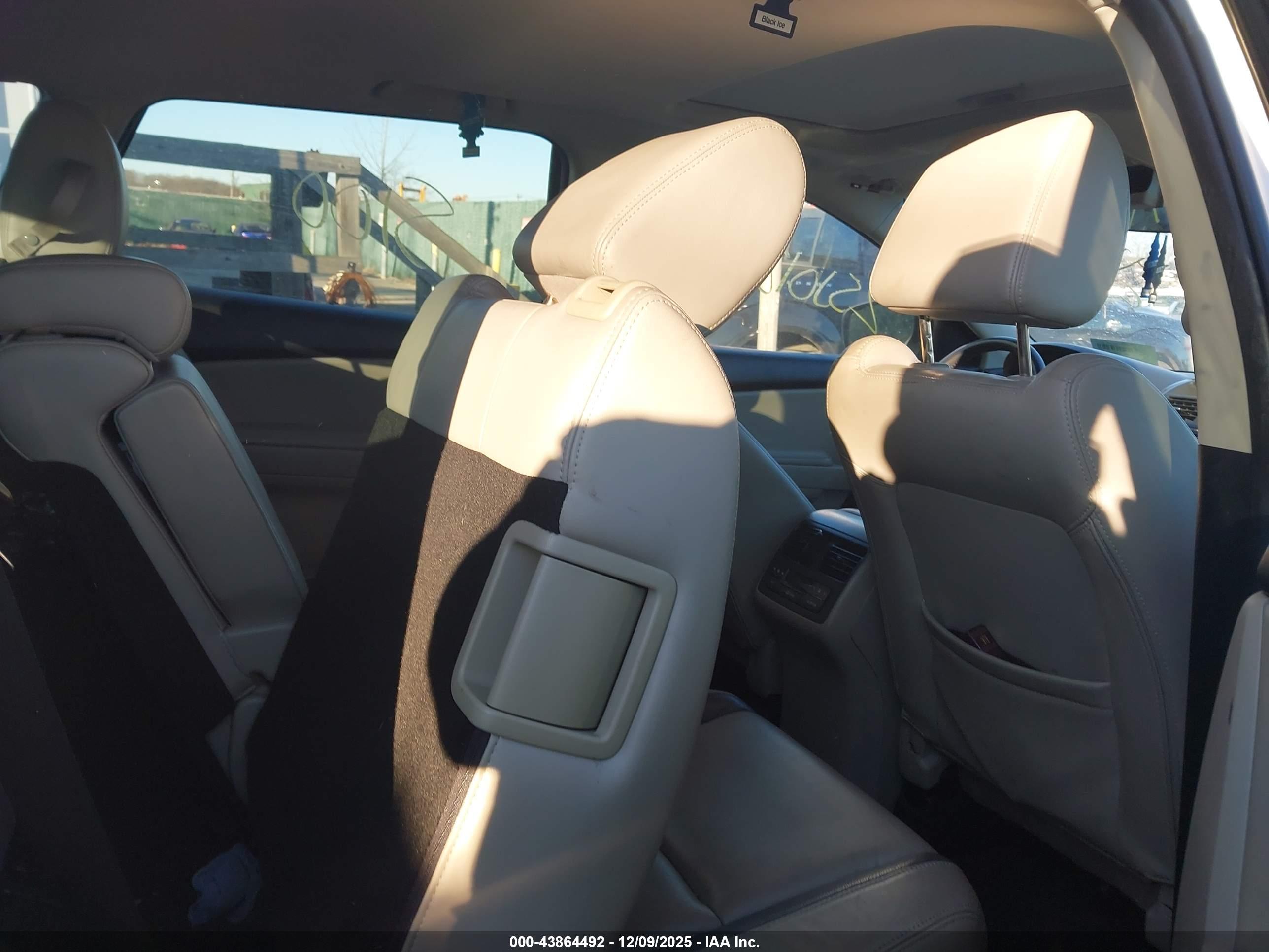 MAZDA CX-9 image 8