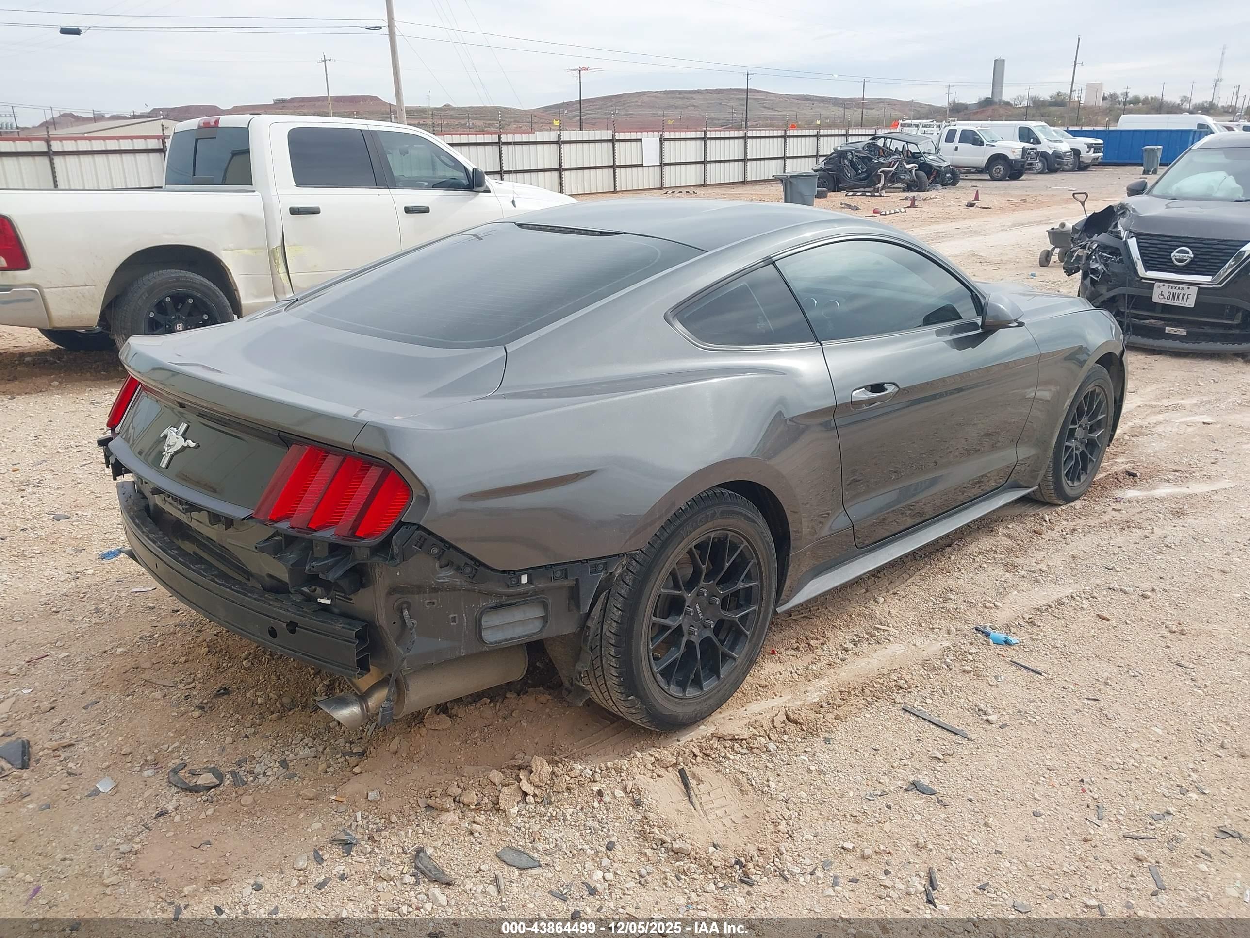 FORD MUSTANG image 4
