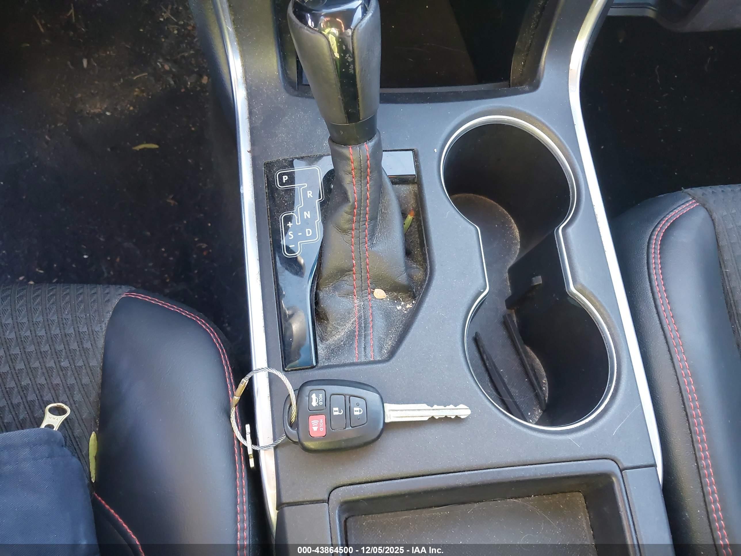 TOYOTA CAMRY image 11
