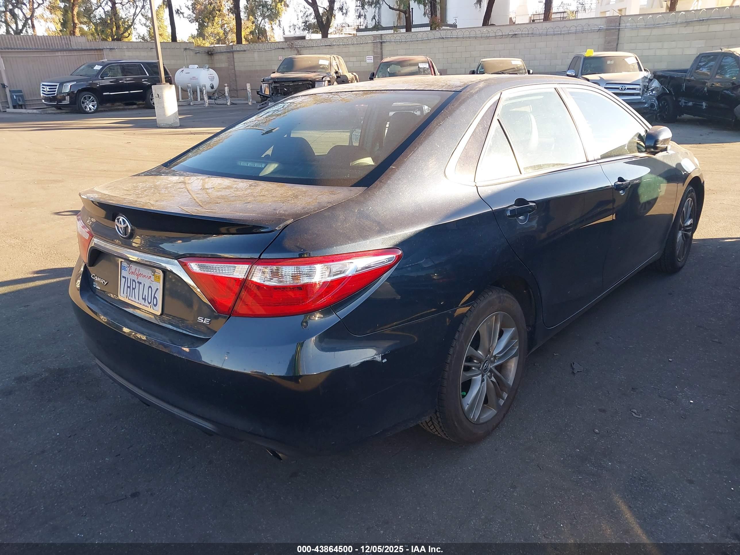 TOYOTA CAMRY image 4