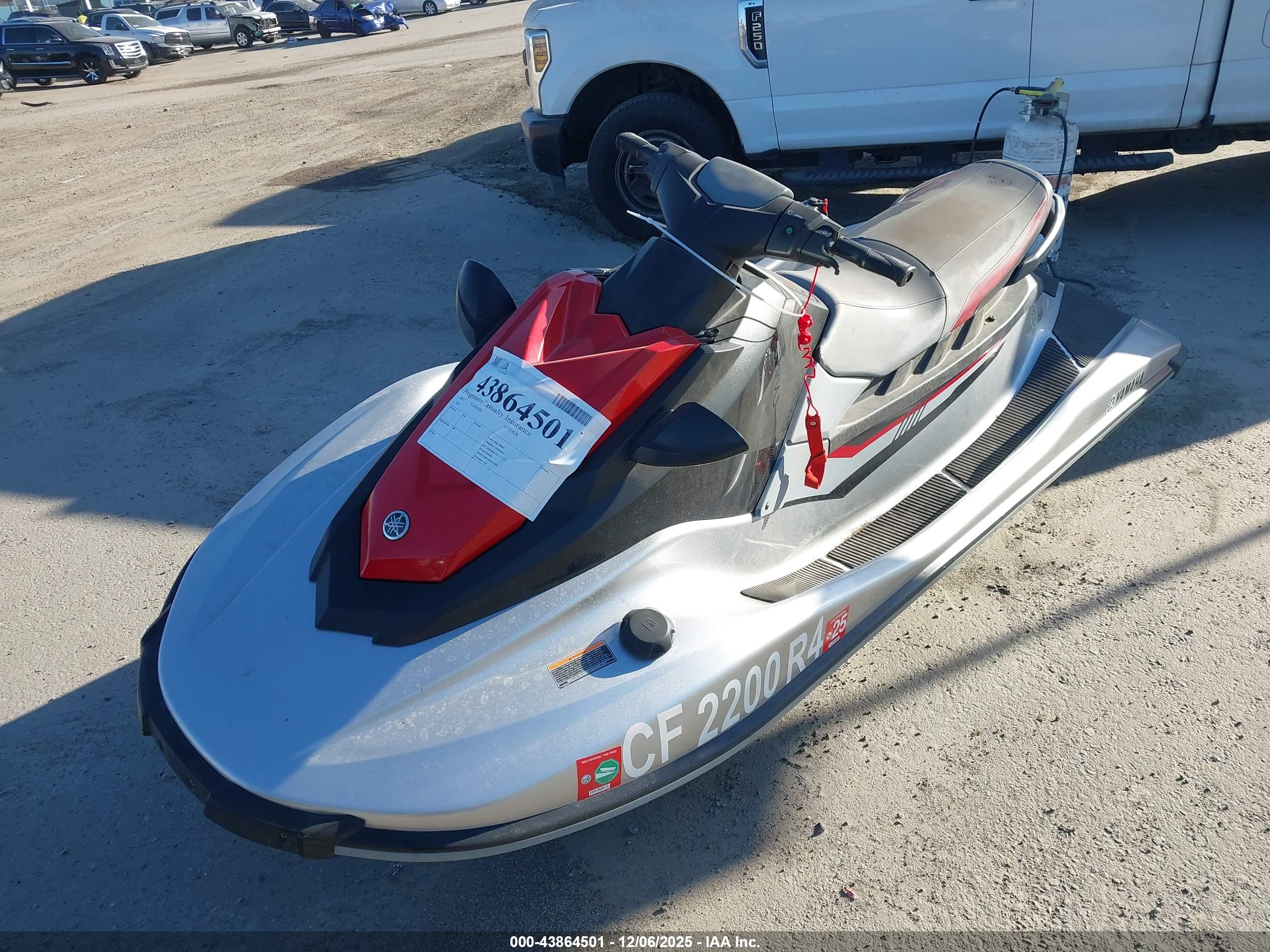 YAMAHA WAVERUNNER image 2