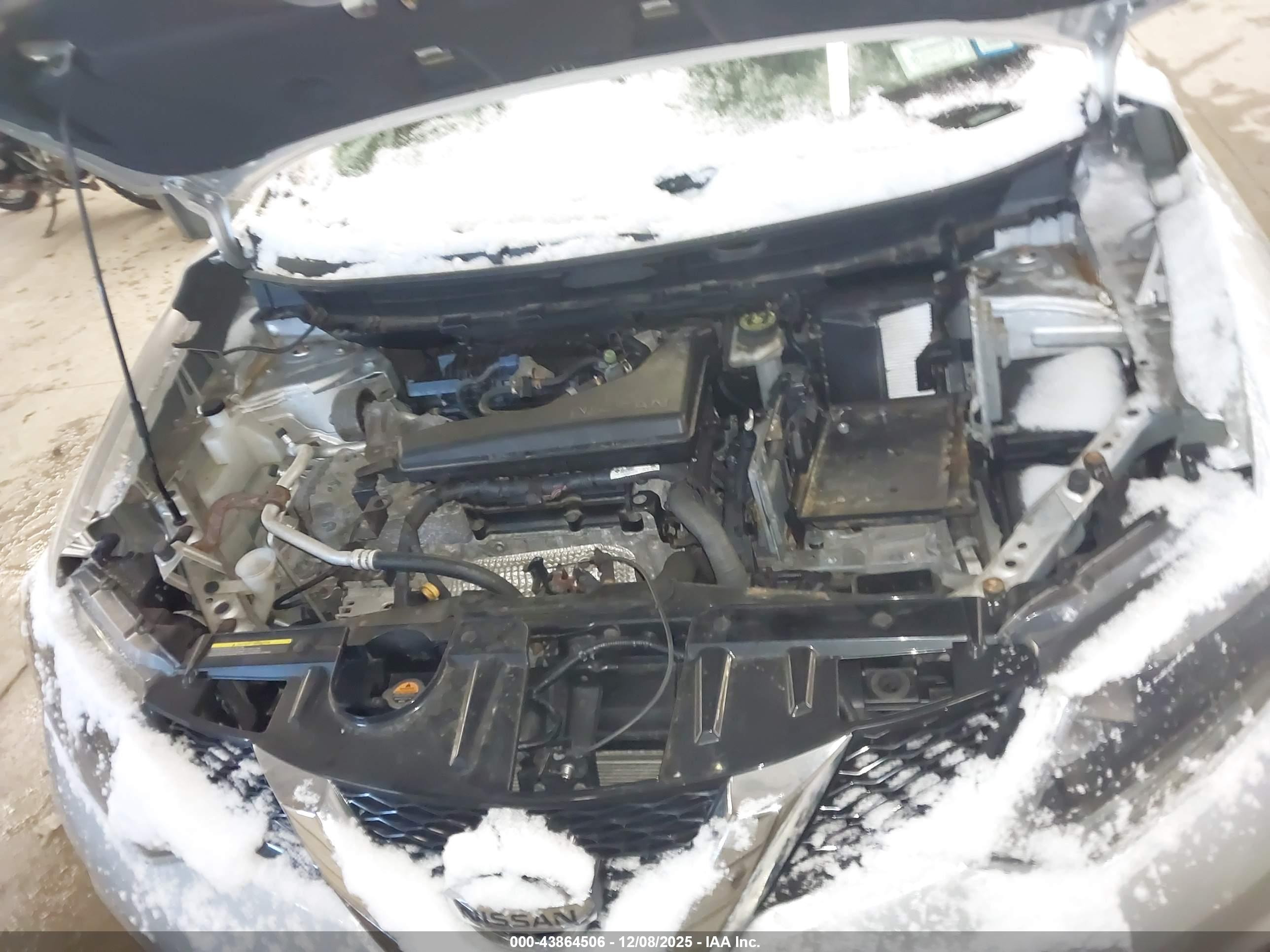 NISSAN ROGUE image 10
