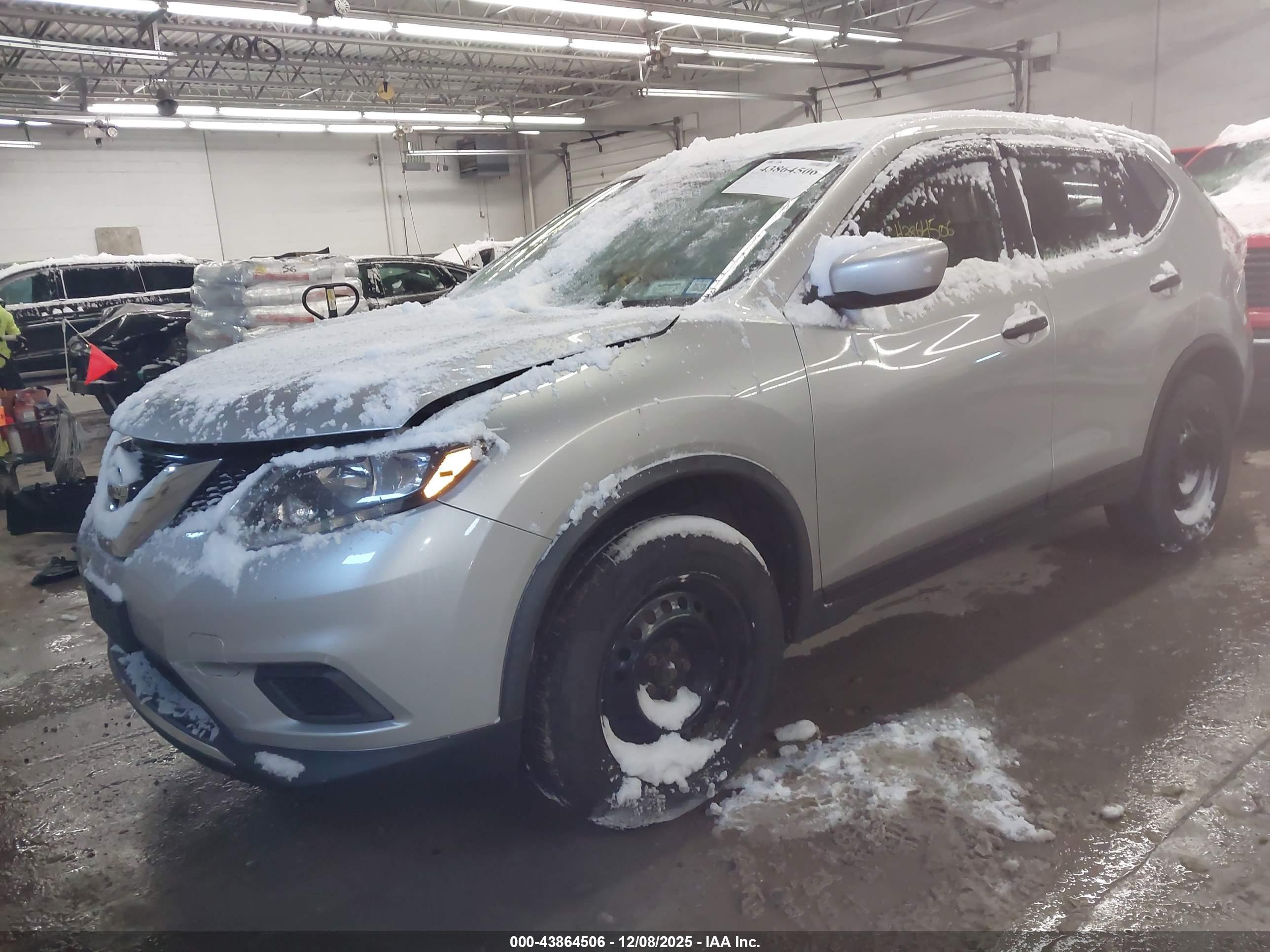 NISSAN ROGUE image 2