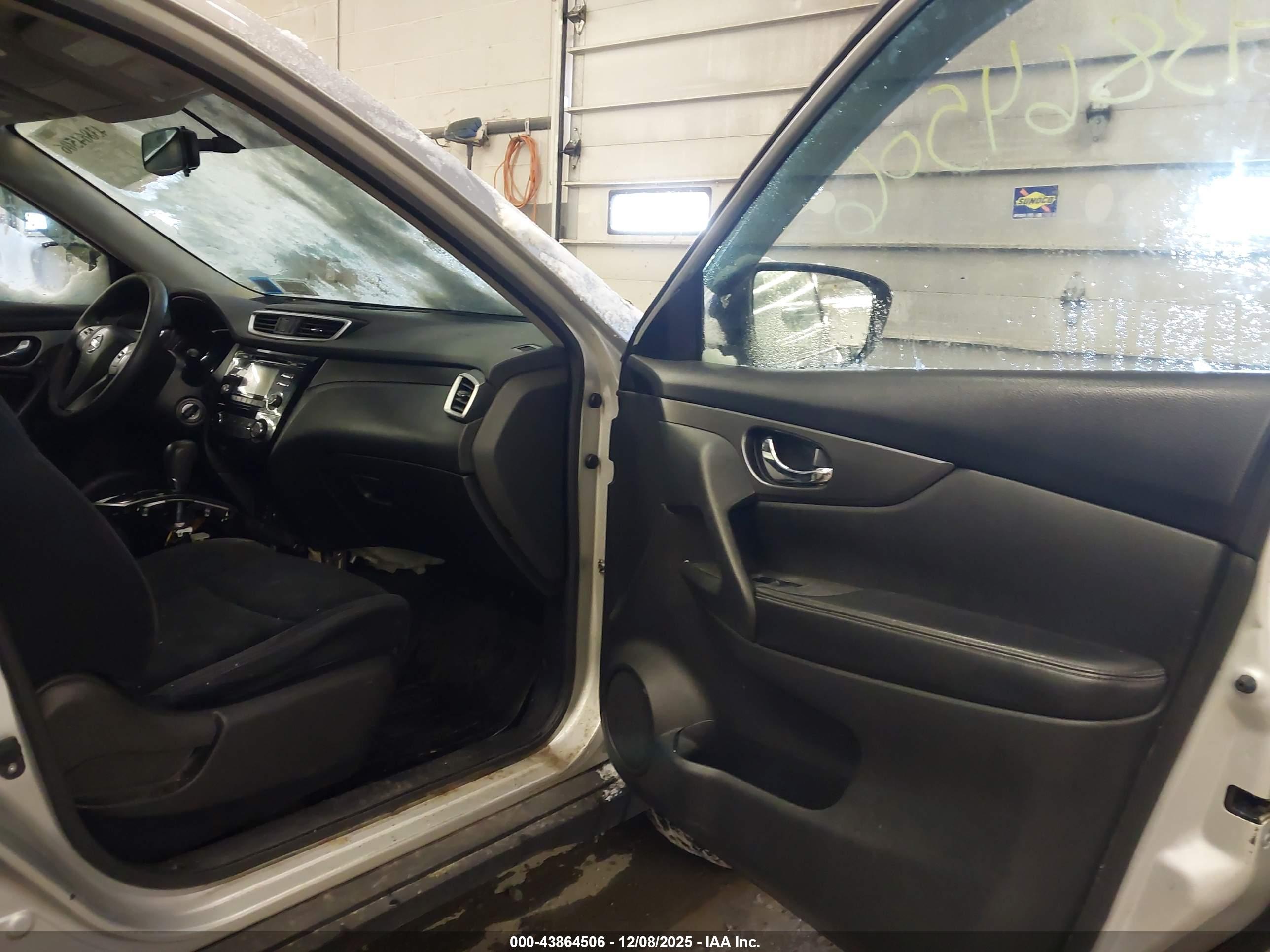 NISSAN ROGUE image 5