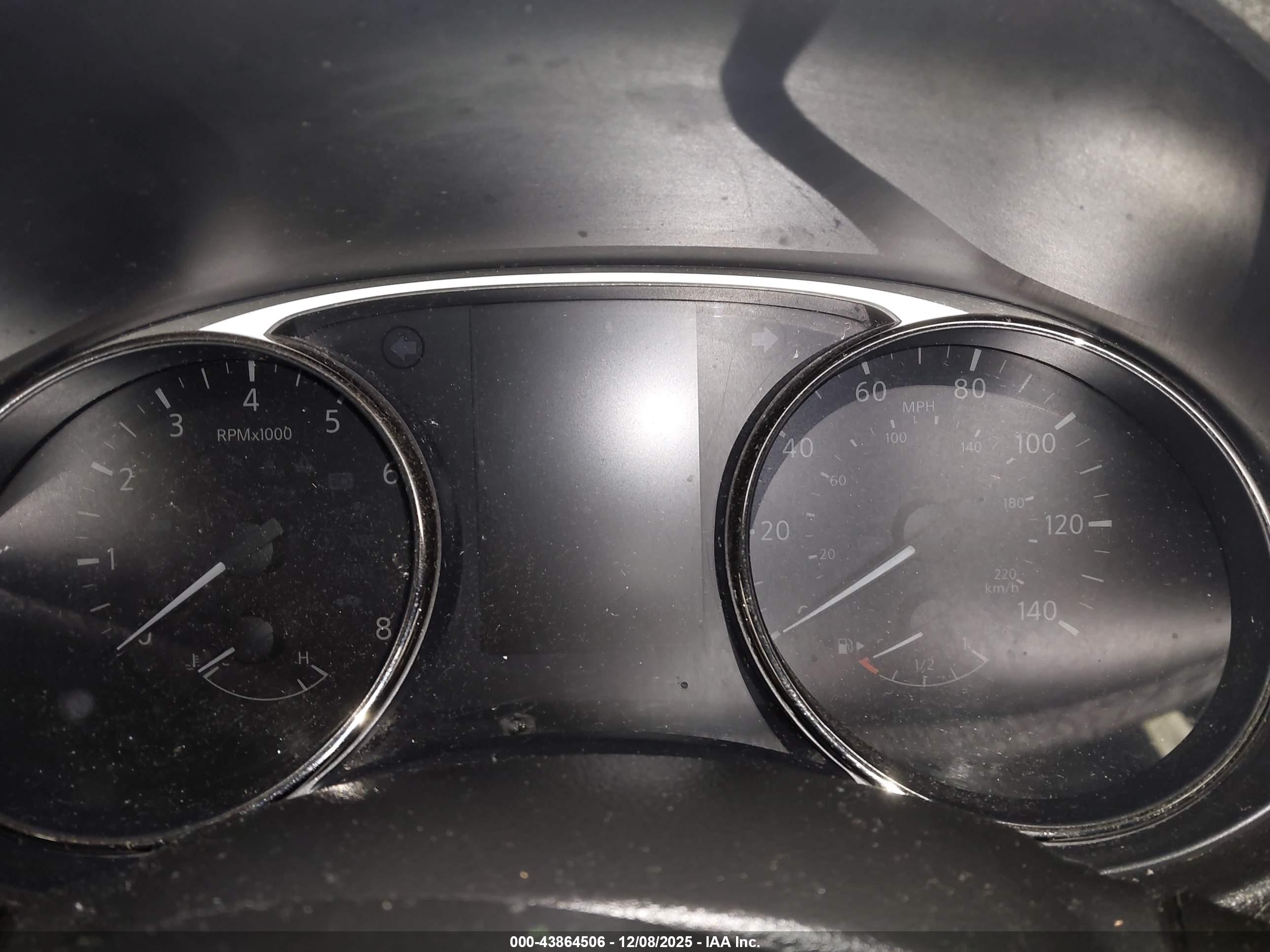 NISSAN ROGUE image 7