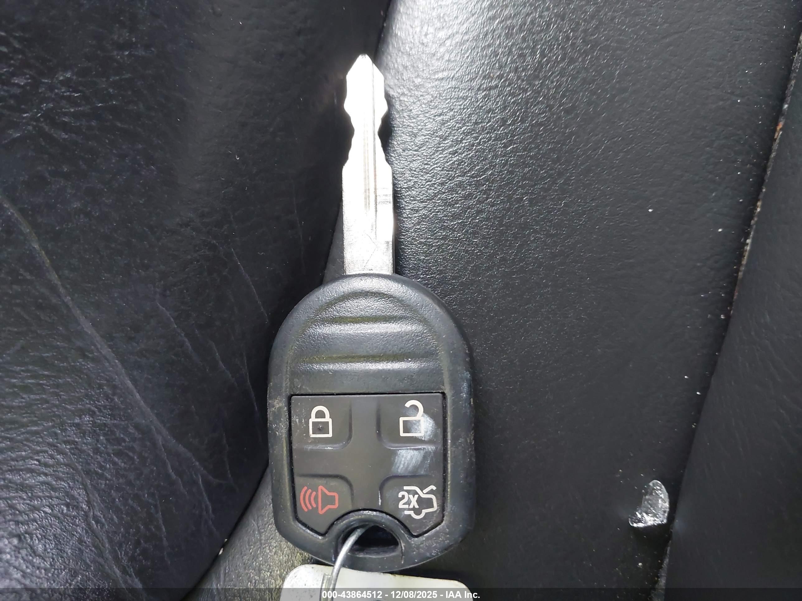 FORD EXPLORER image 11