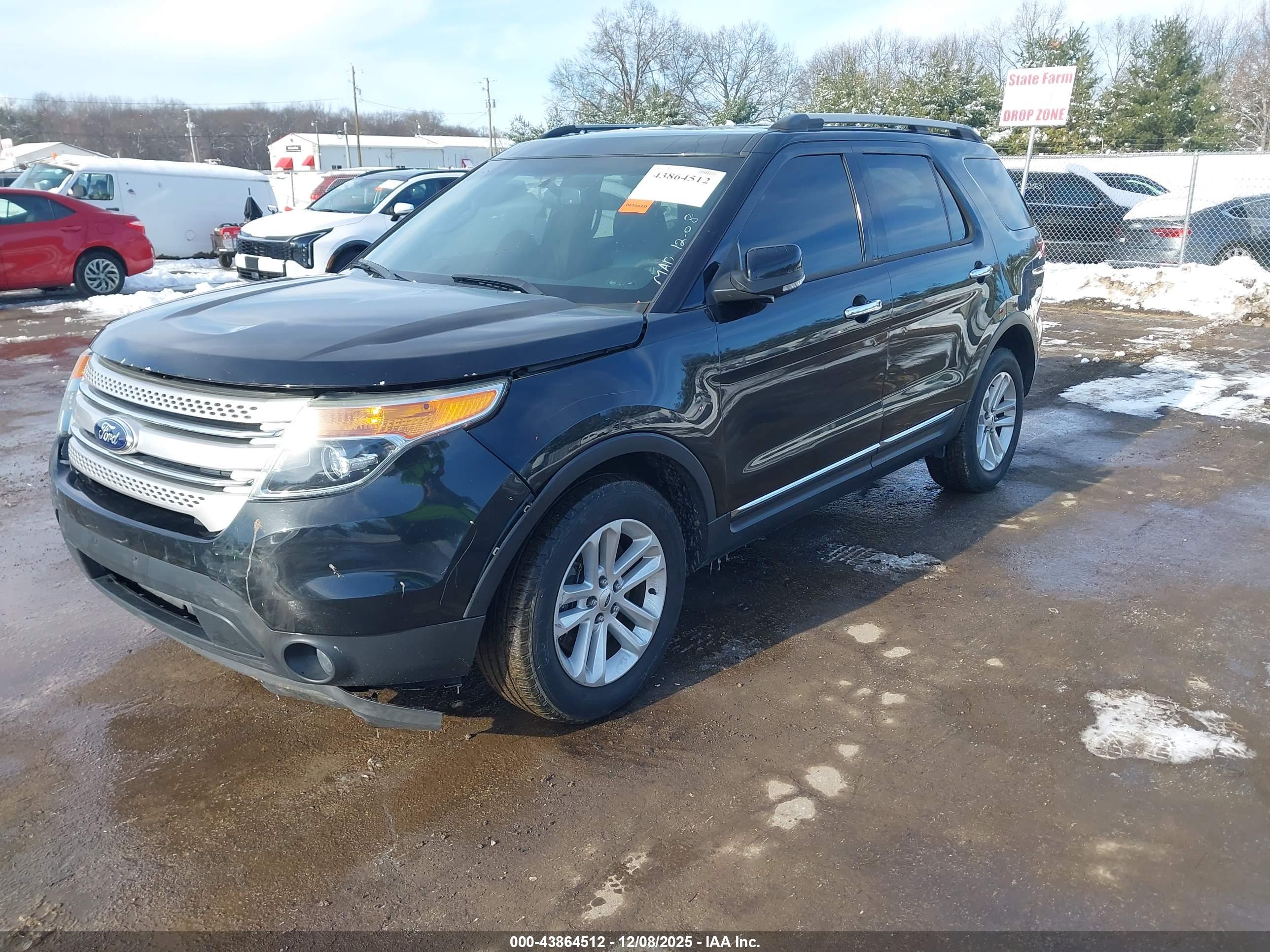 FORD EXPLORER image 2