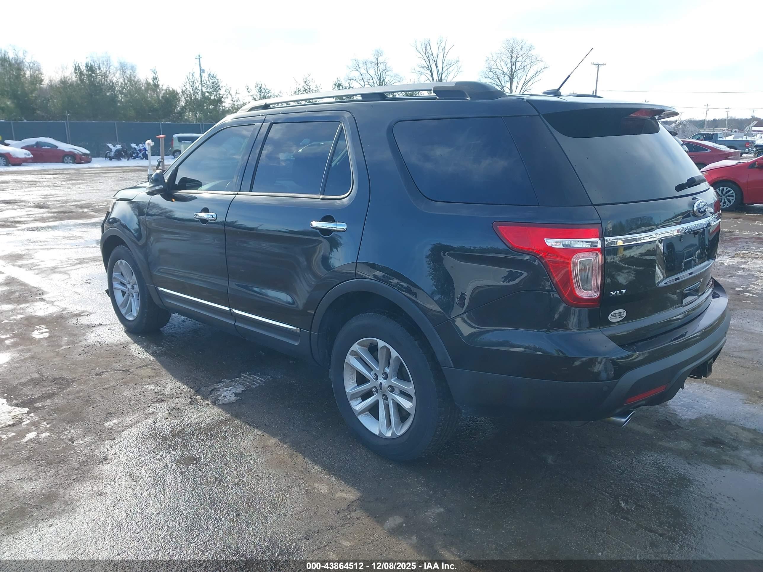 FORD EXPLORER image 3