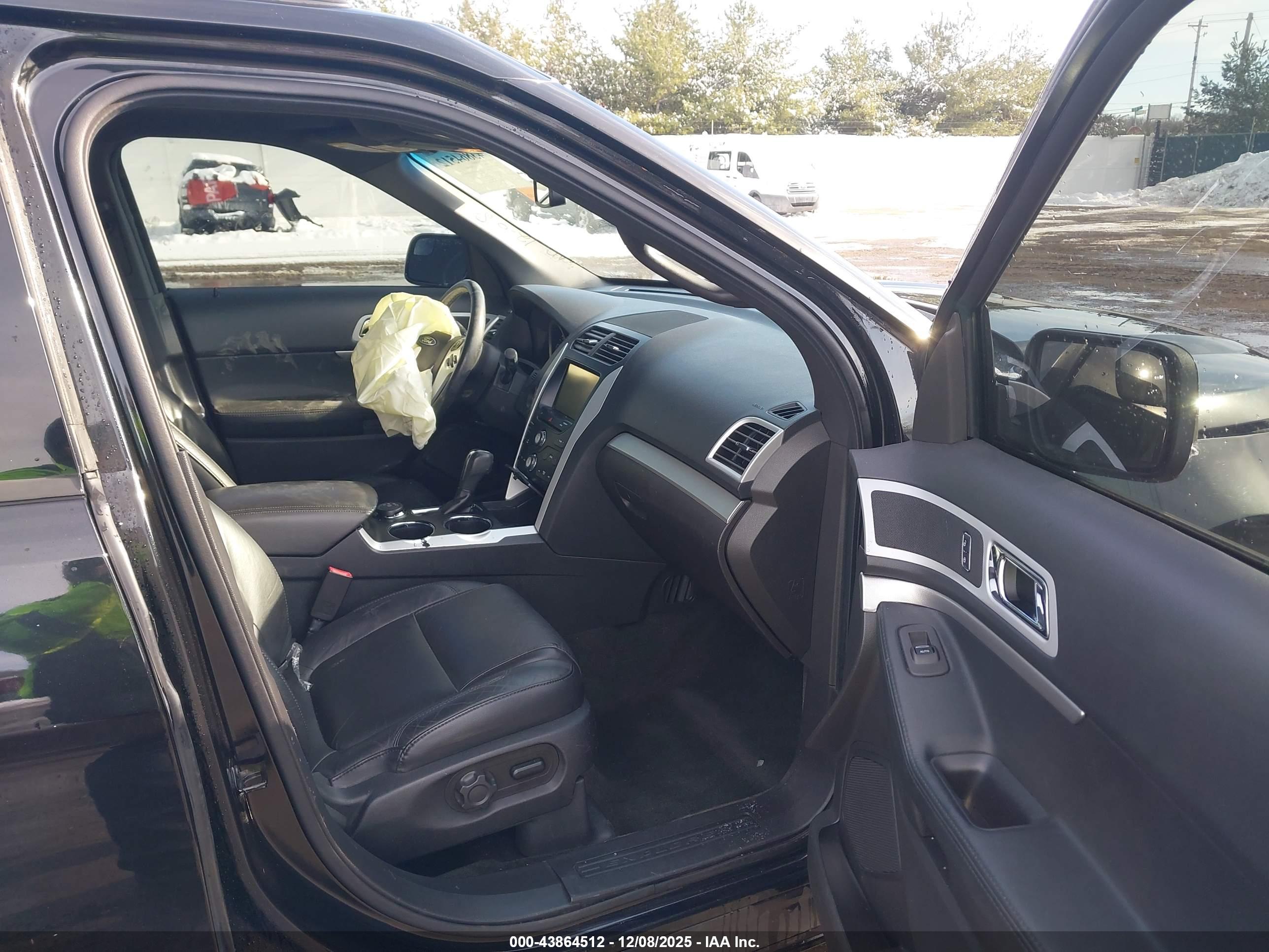 FORD EXPLORER image 5