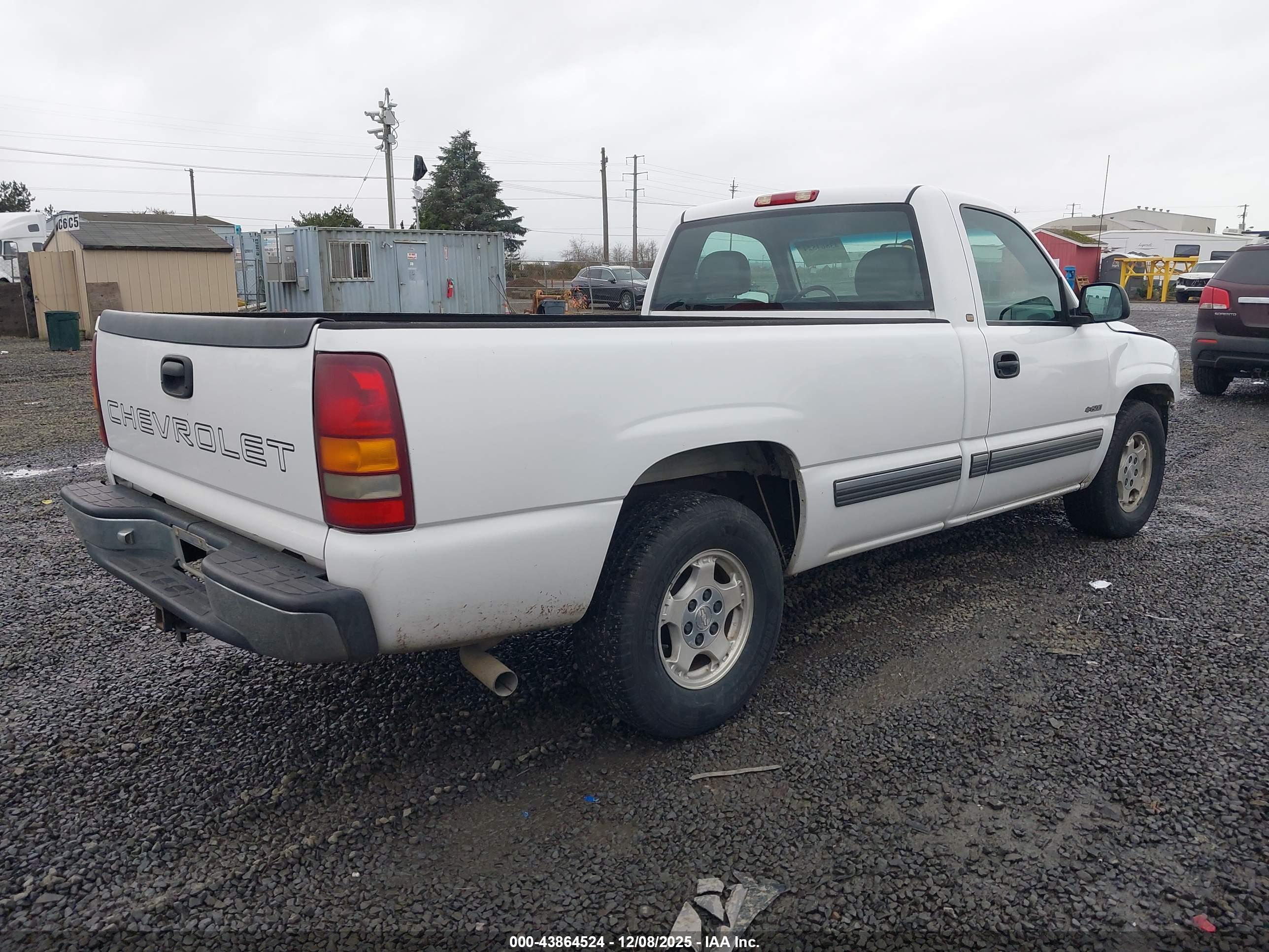 CHEVROLET SILVERADO image 4