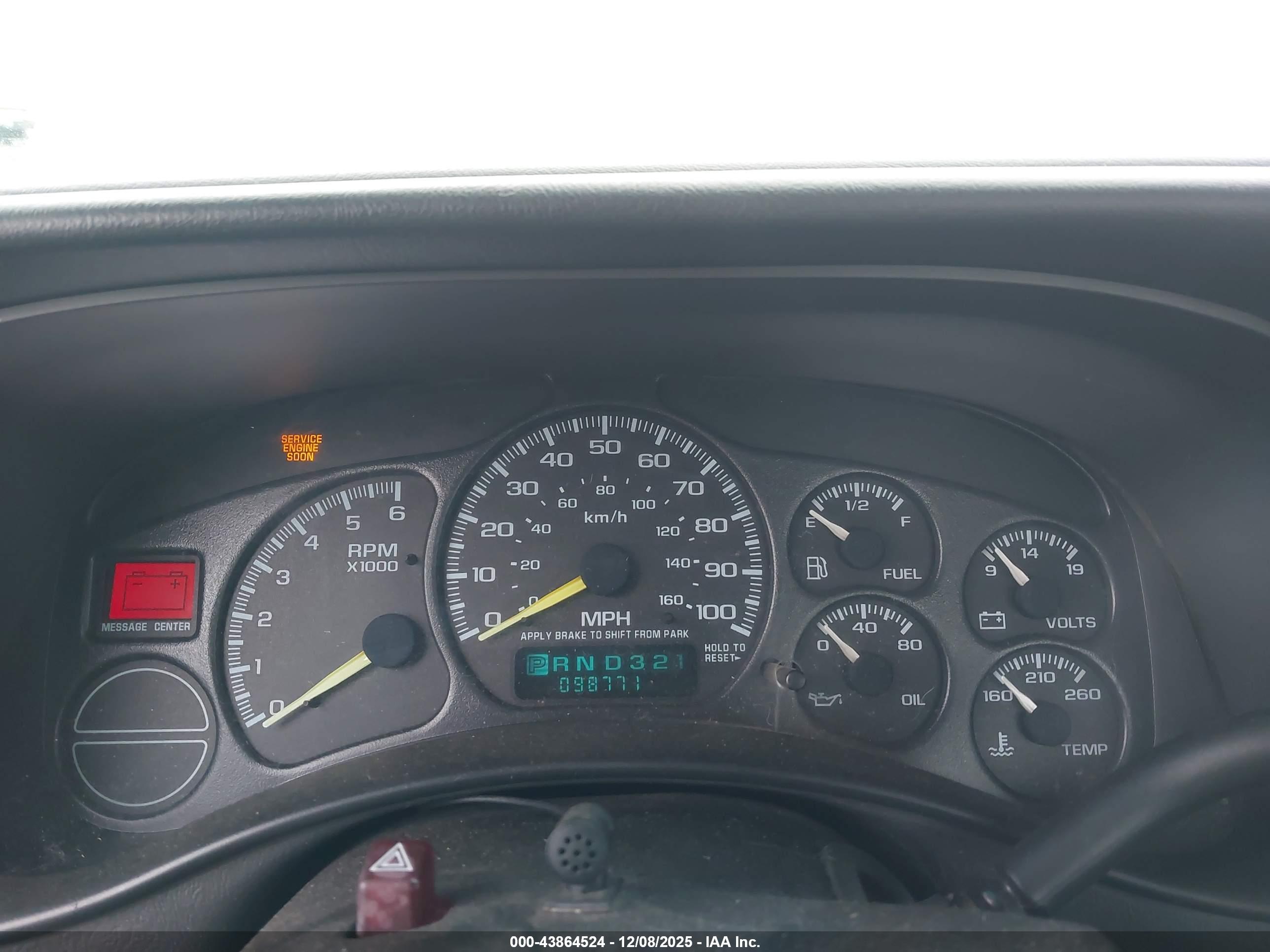 CHEVROLET SILVERADO image 7