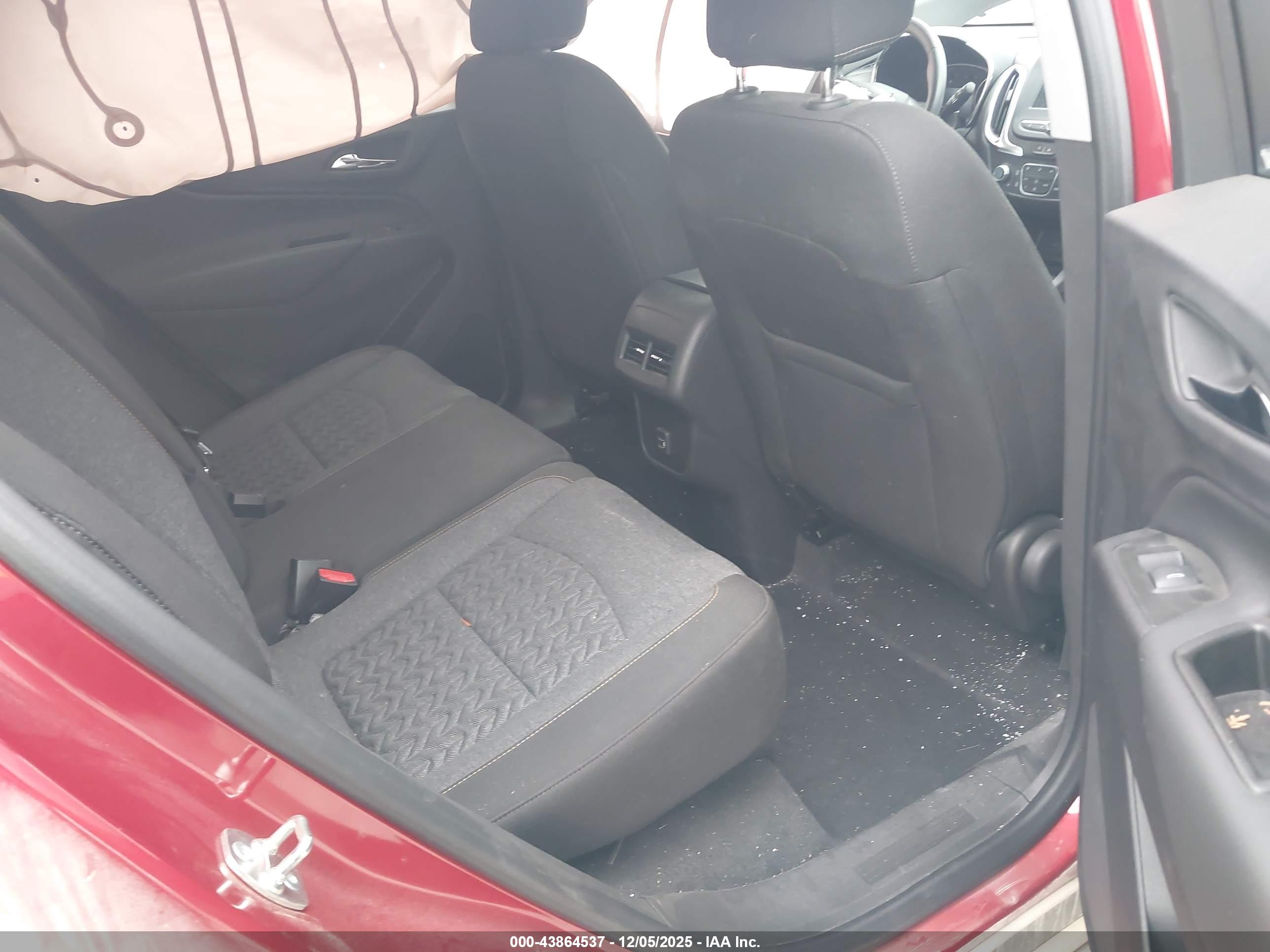 CHEVROLET EQUINOX image 8
