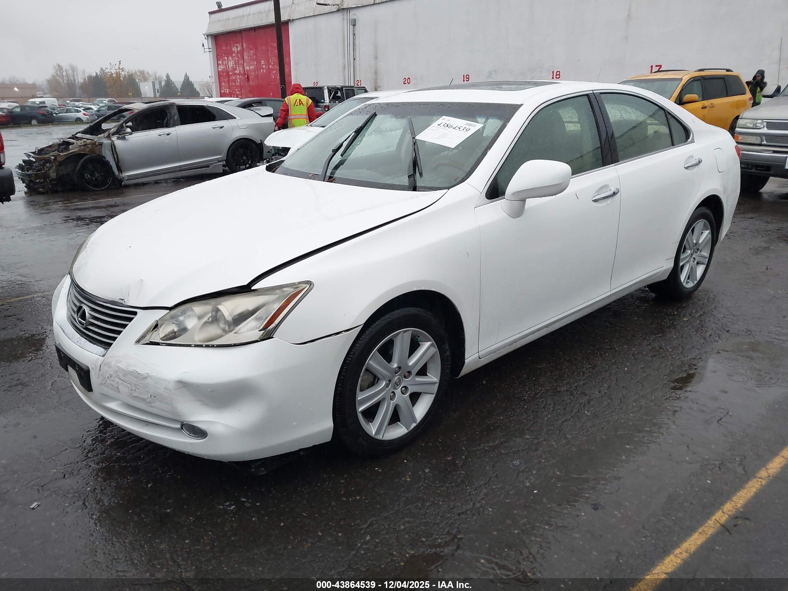 LEXUS ES image 2