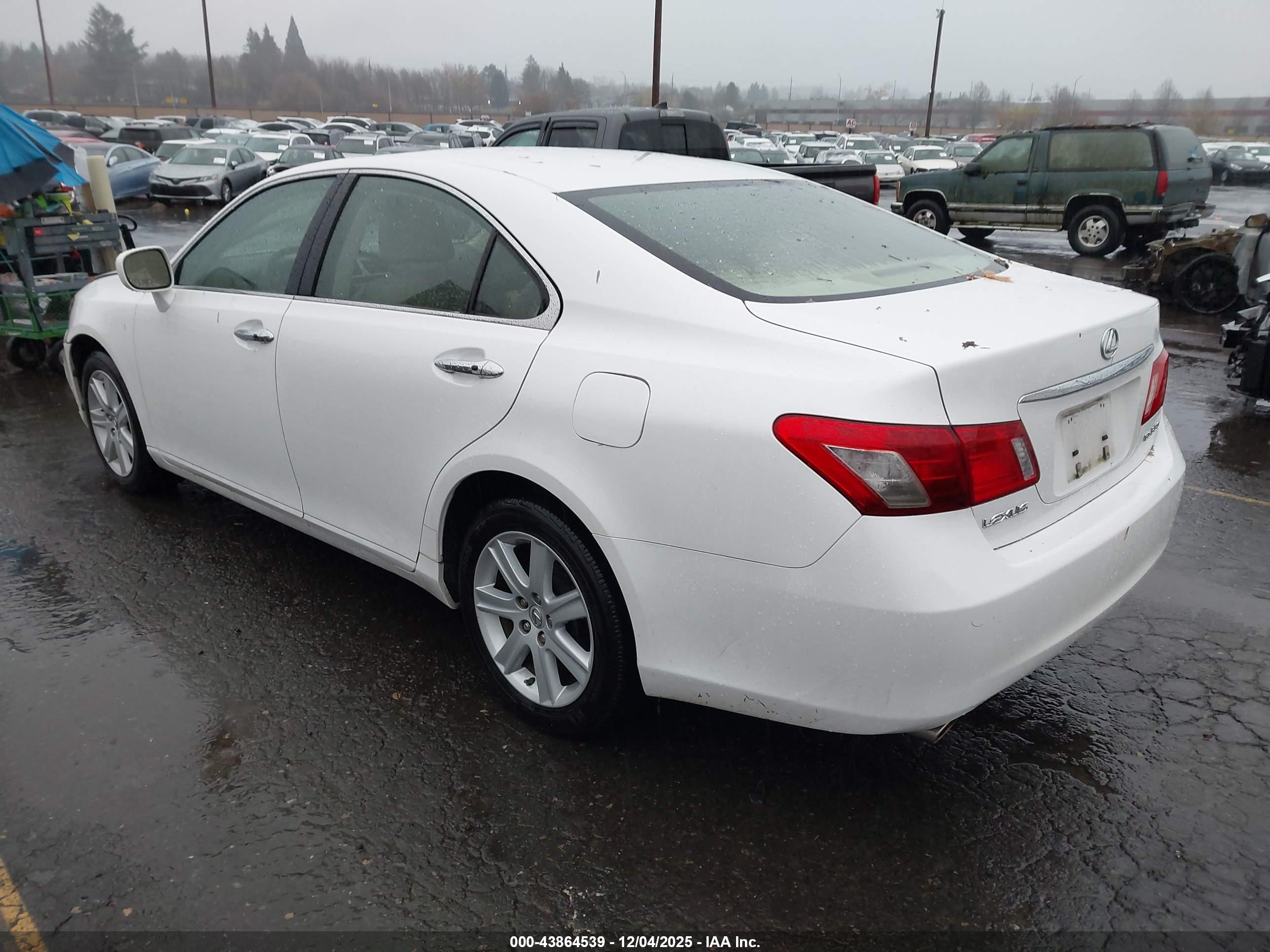 LEXUS ES image 3