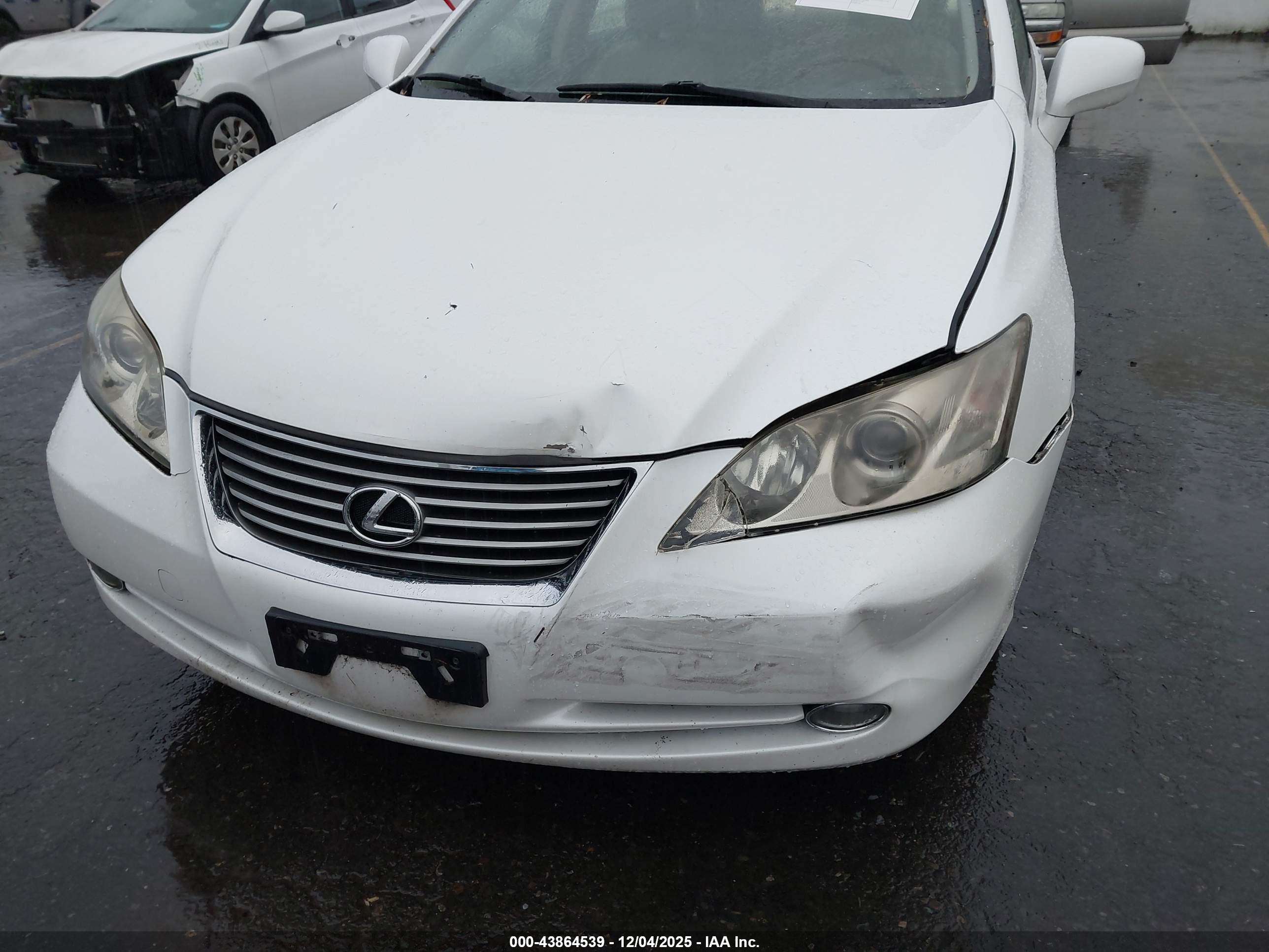 LEXUS ES image 6