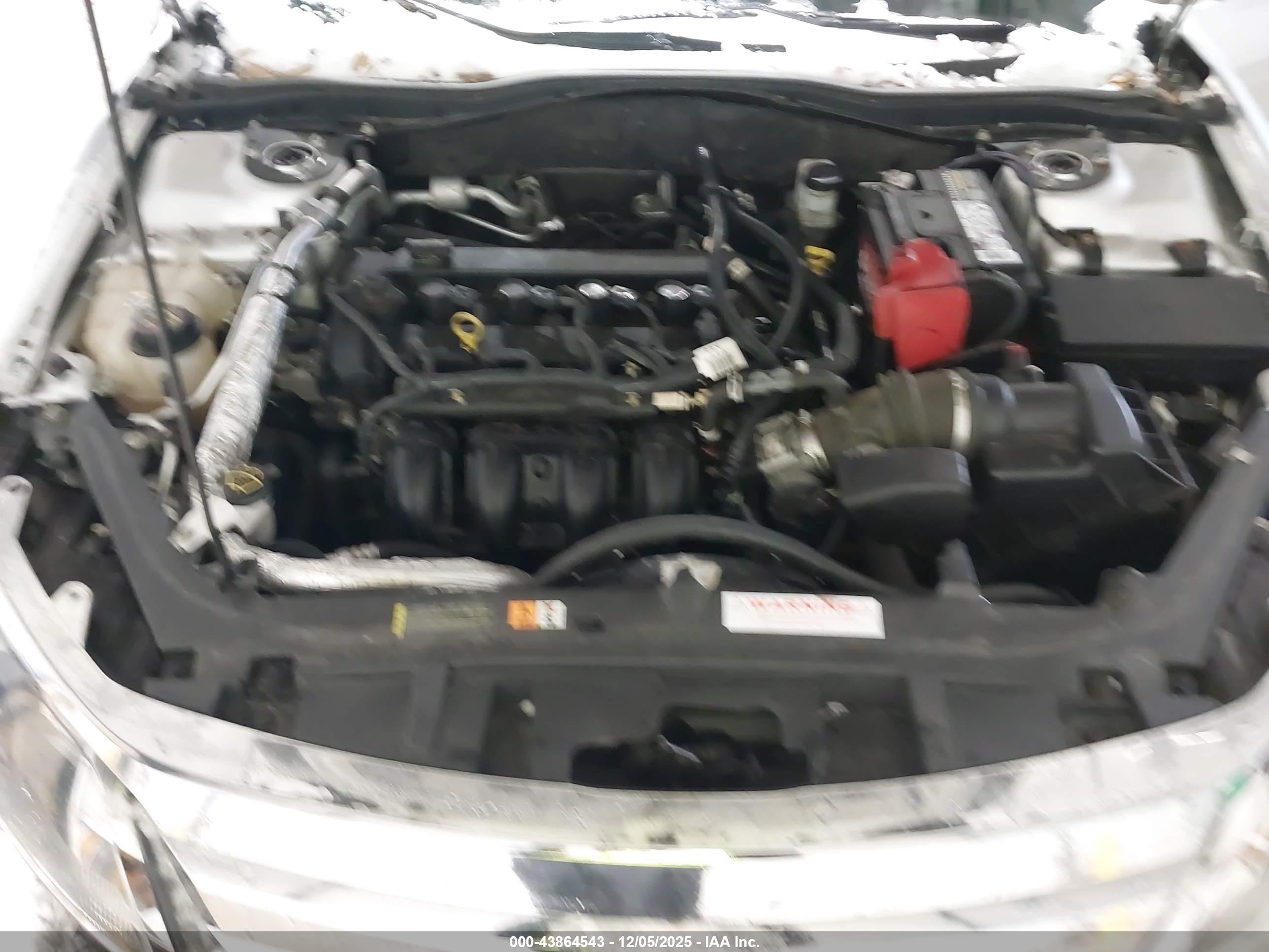 FORD FUSION image 10