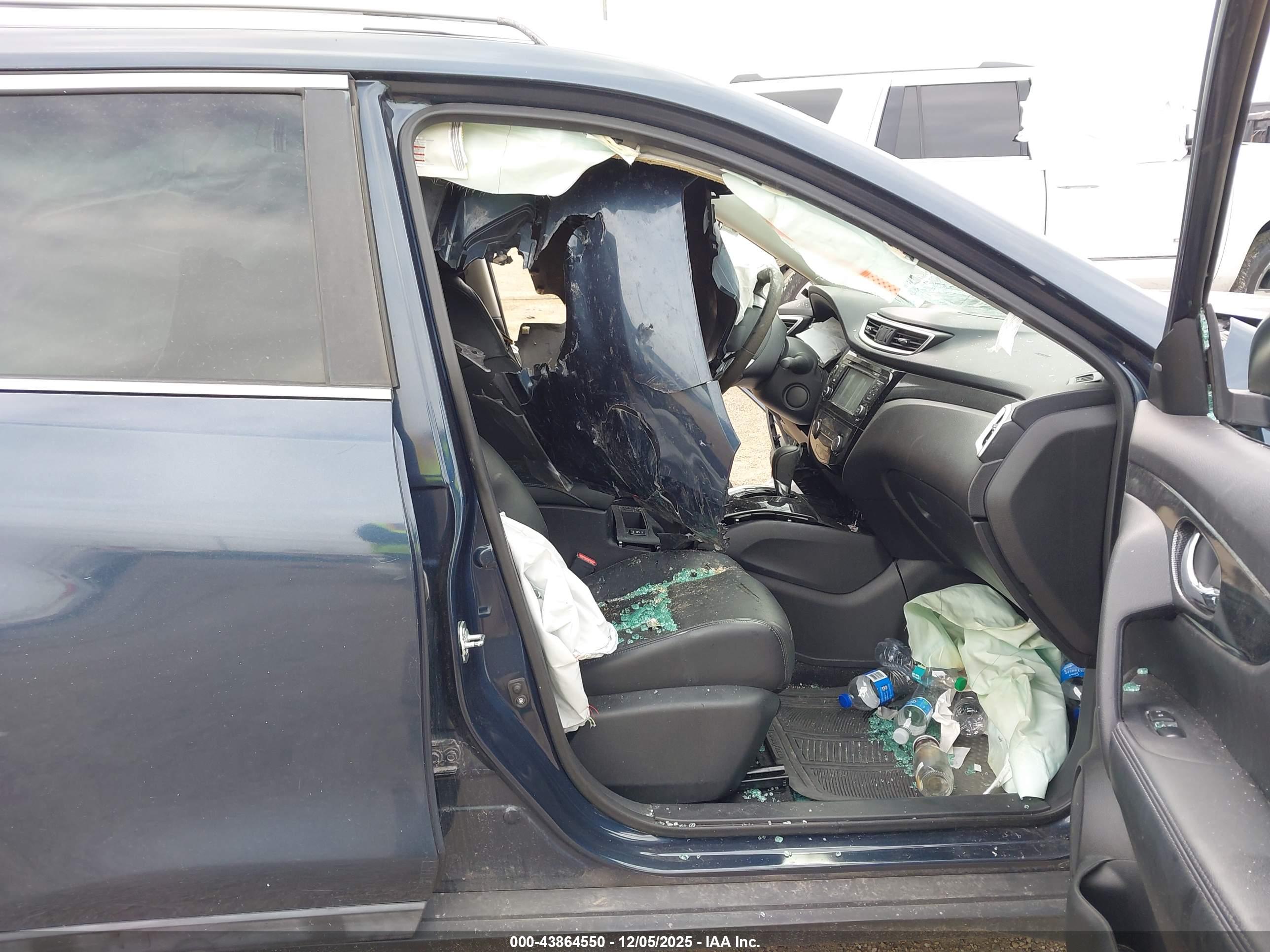 NISSAN ROGUE image 5