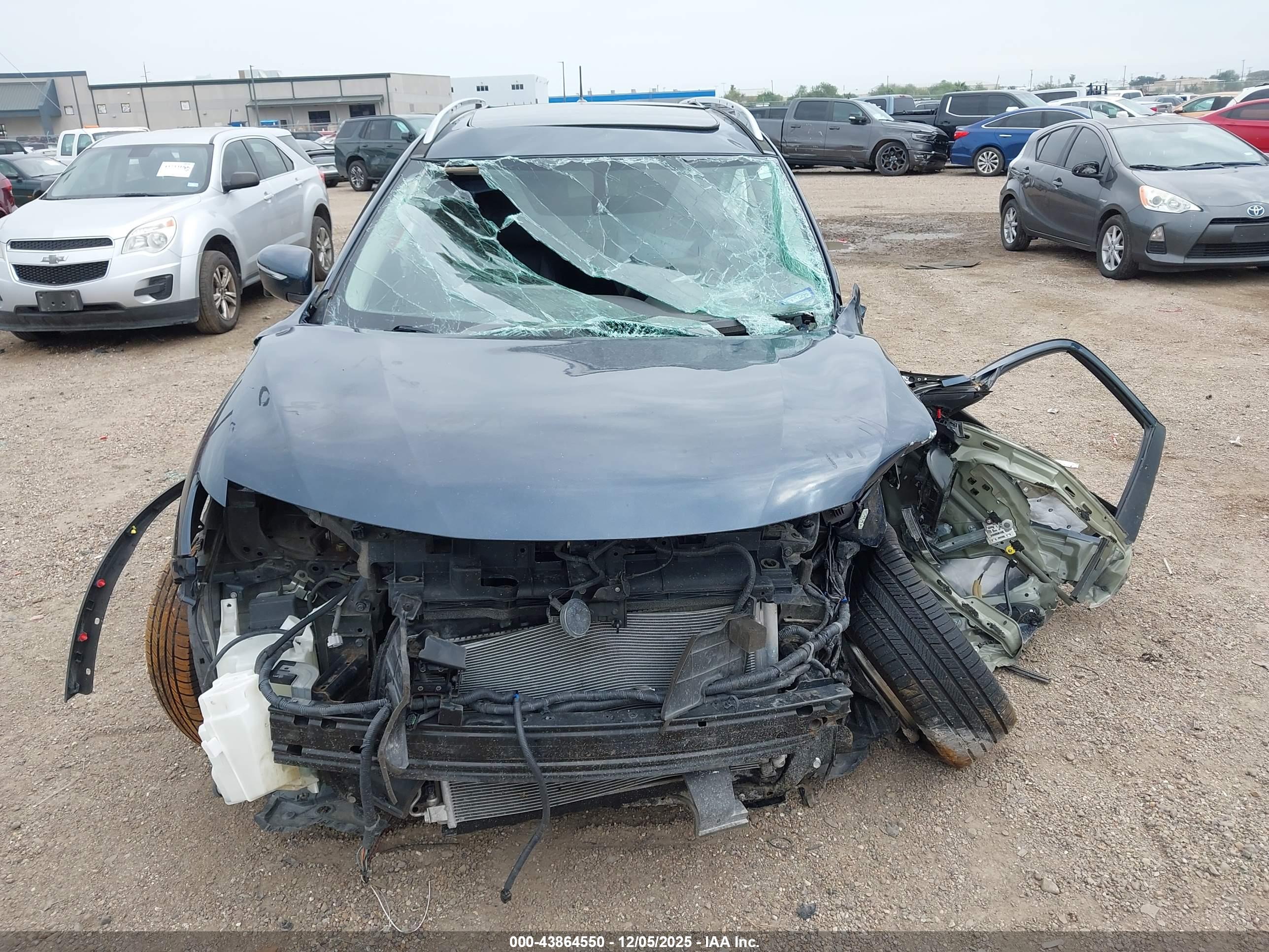 NISSAN ROGUE image 6