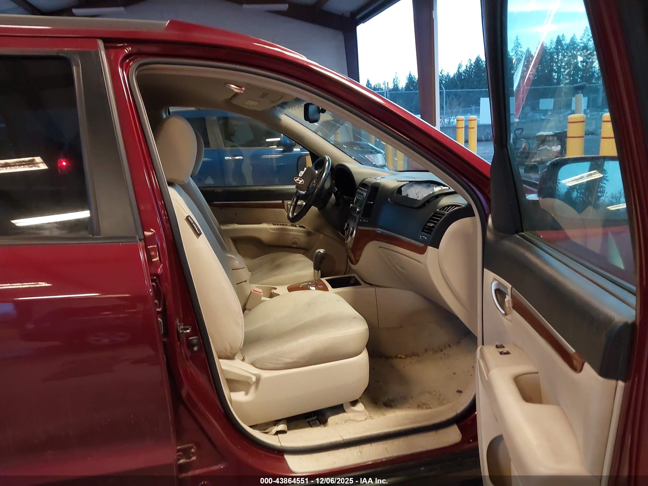 HYUNDAI SANTA image 5