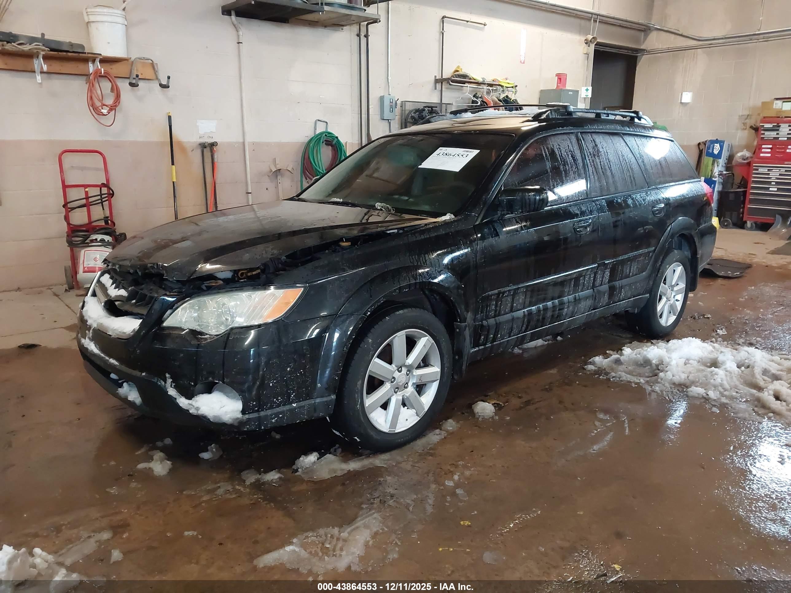 SUBARU OUTBACK image 2