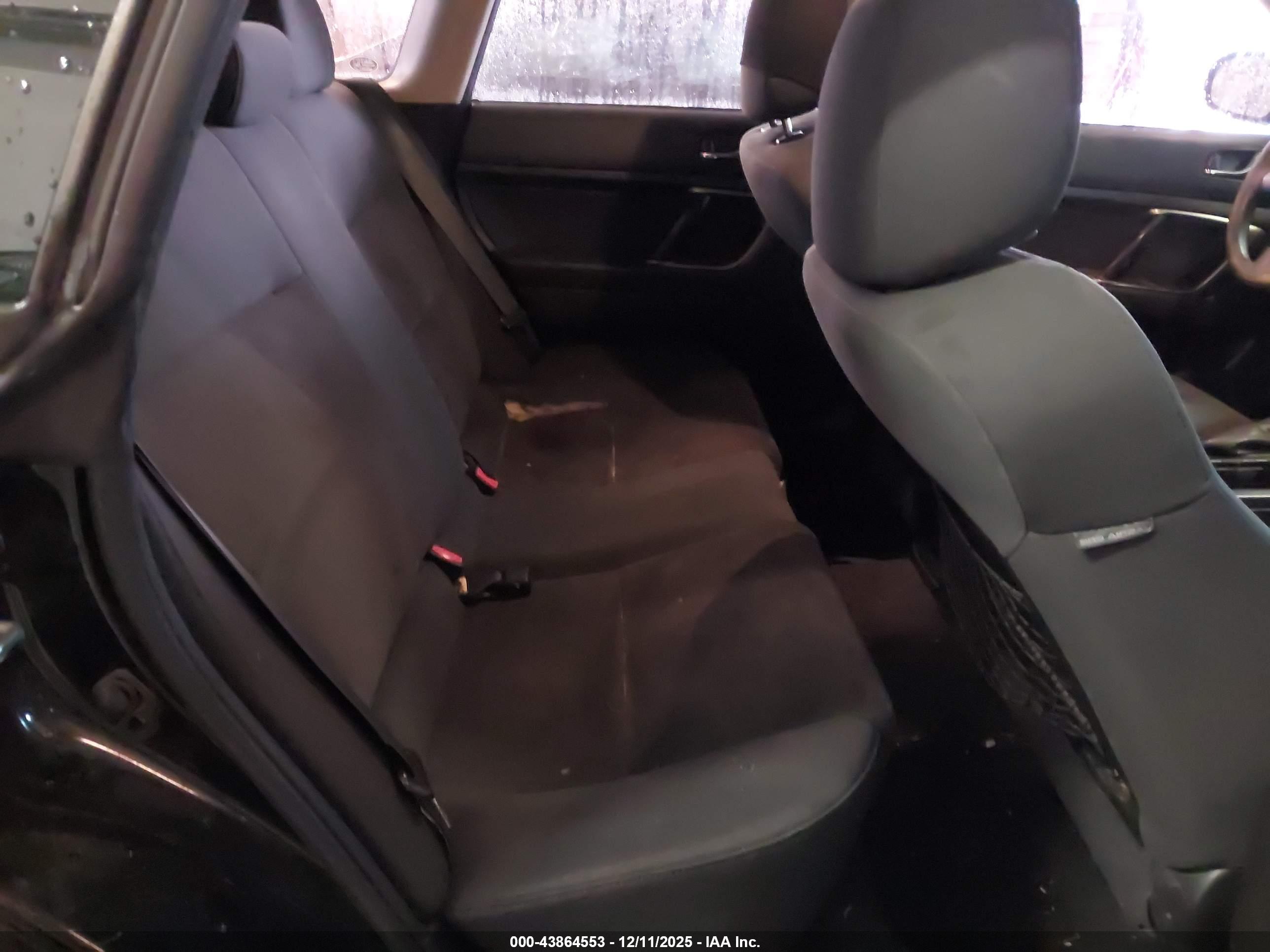 SUBARU OUTBACK image 8