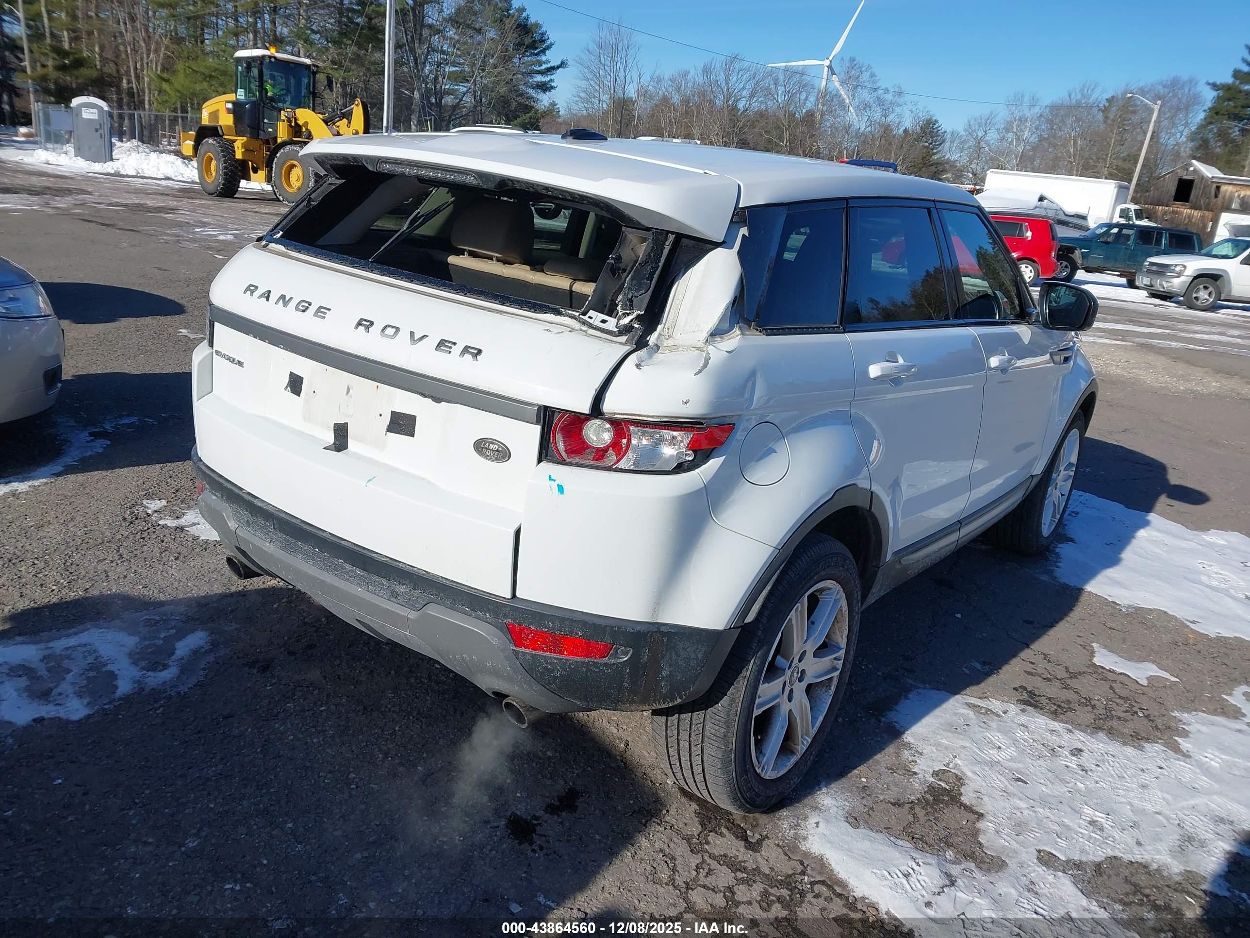 LAND ROVER image 4