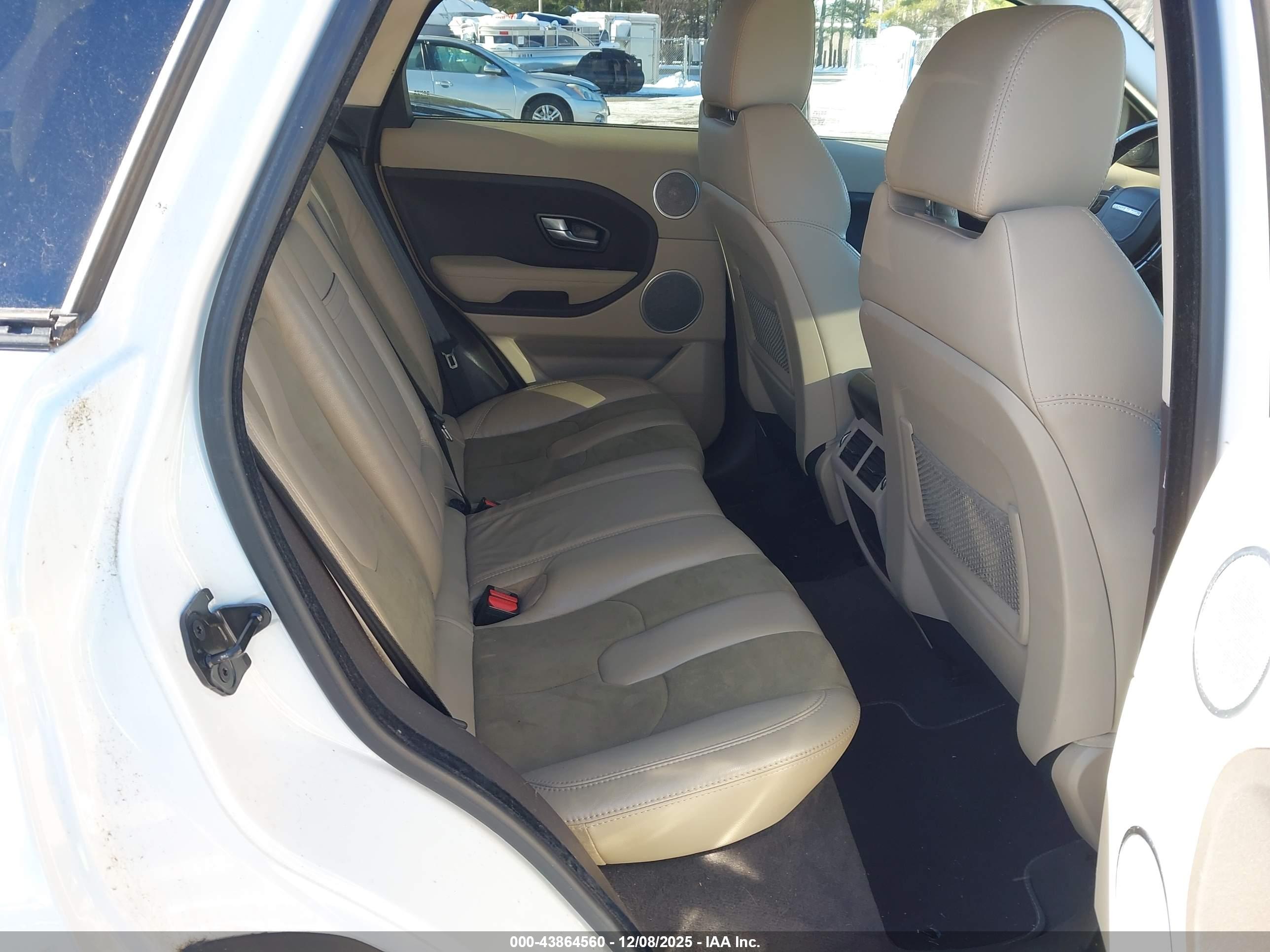LAND ROVER image 8