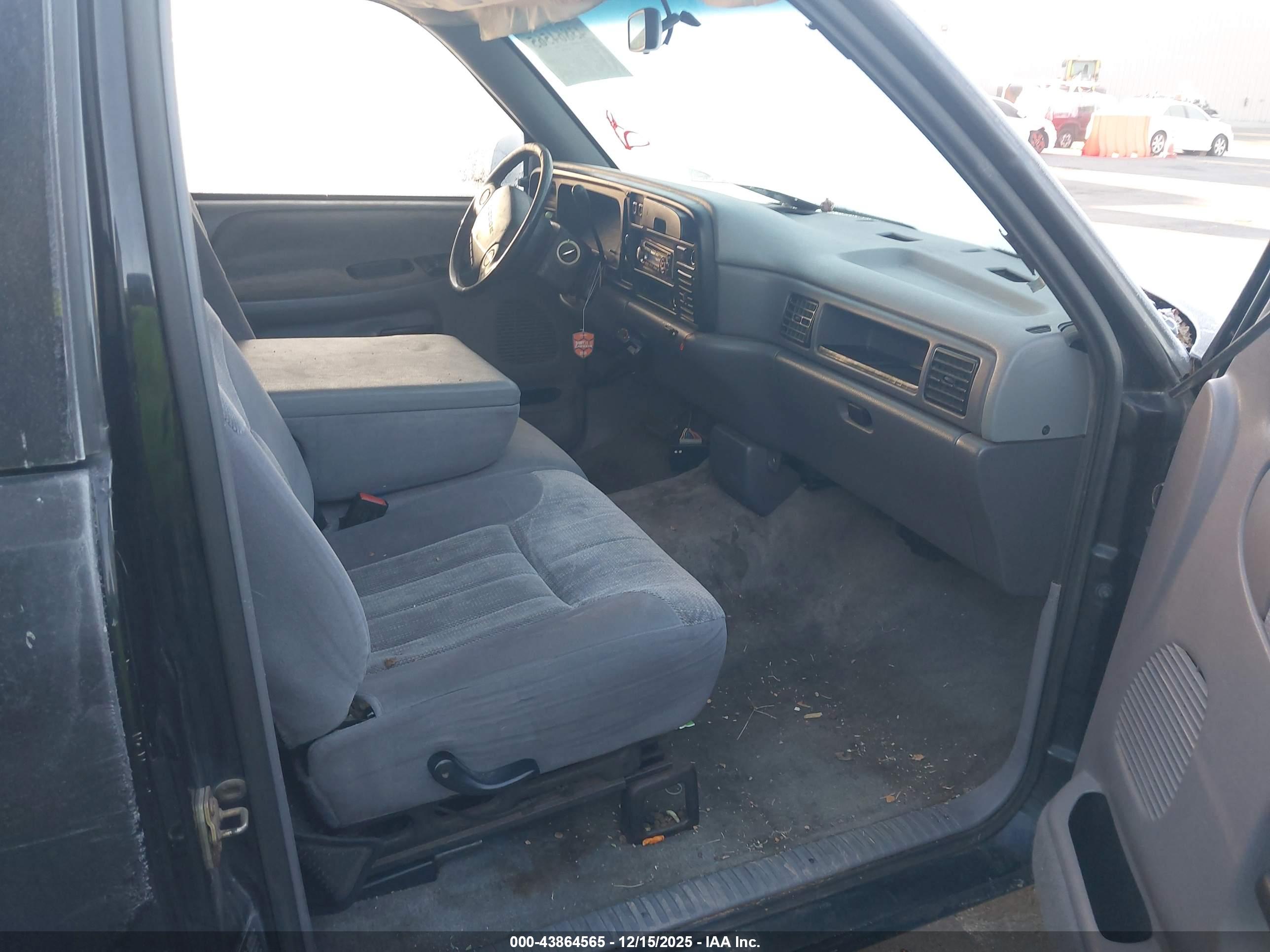 DODGE RAM image 5