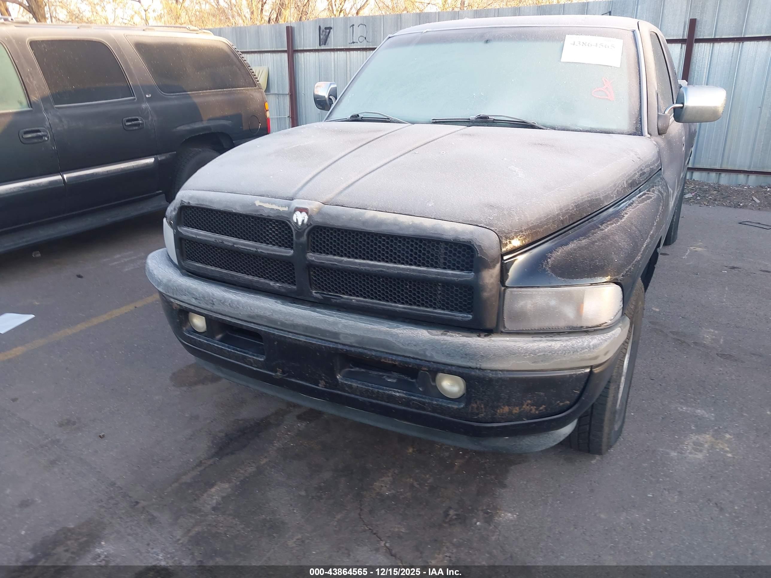 DODGE RAM image 6