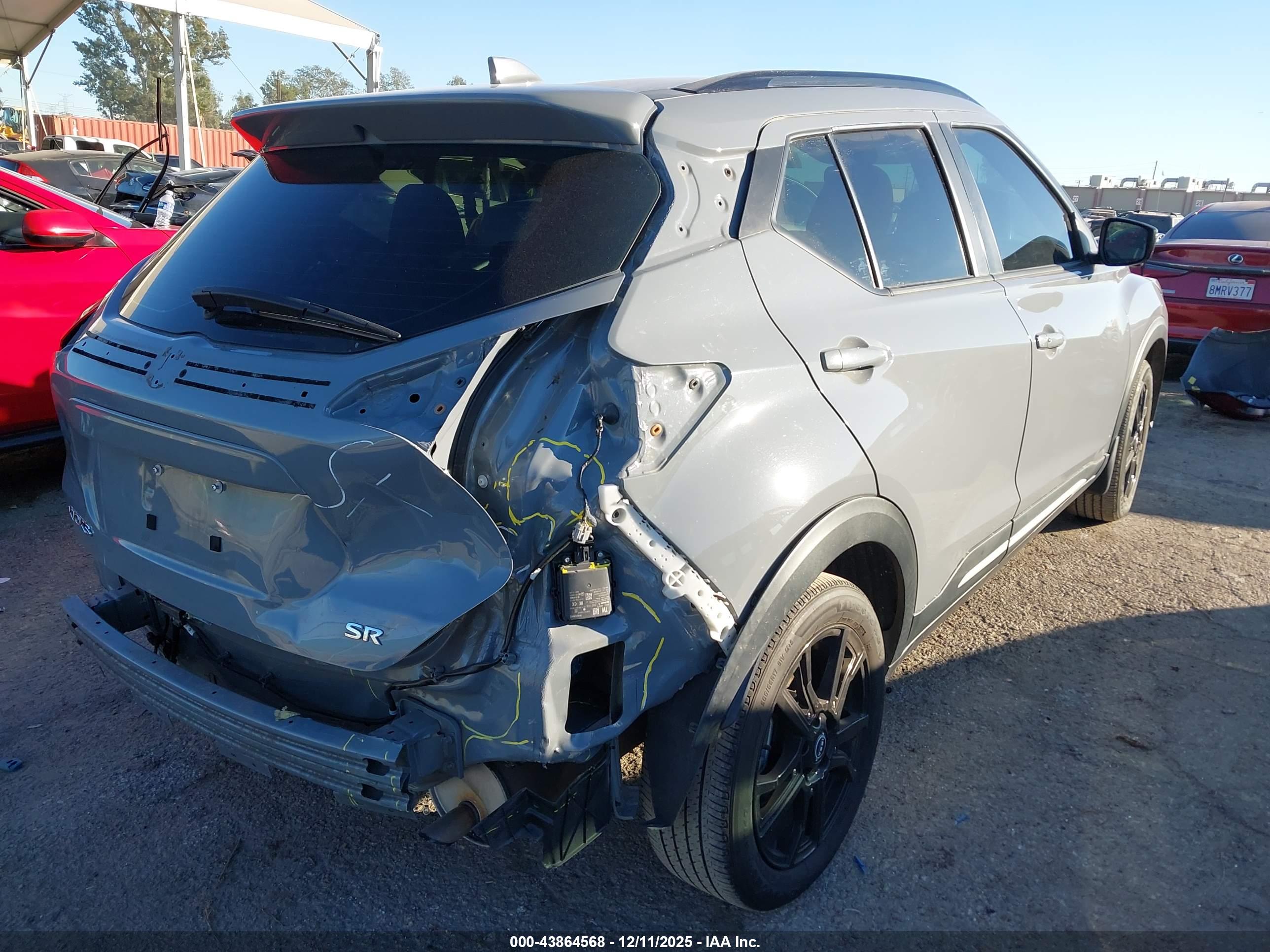 NISSAN KICKS image 4