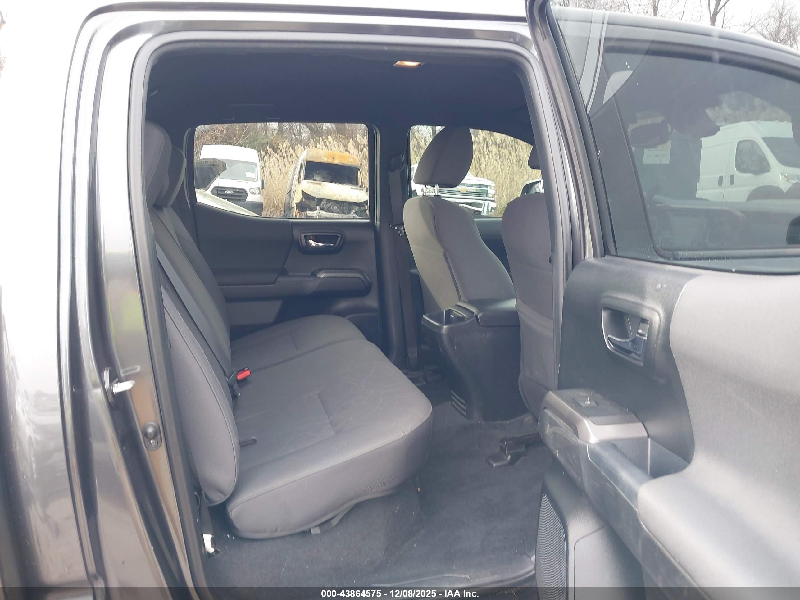 TOYOTA TACOMA image 8