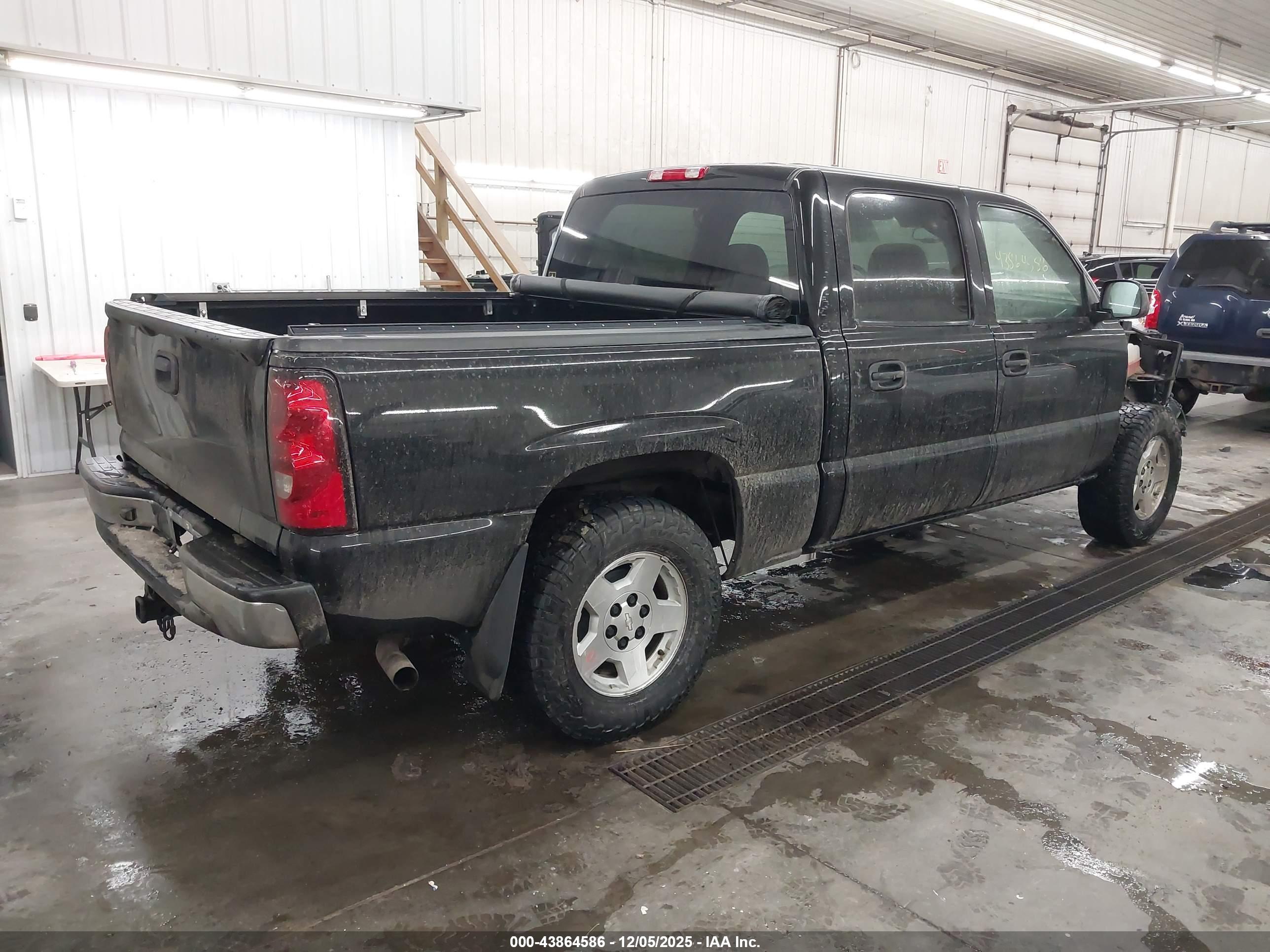CHEVROLET SILVERADO image 4