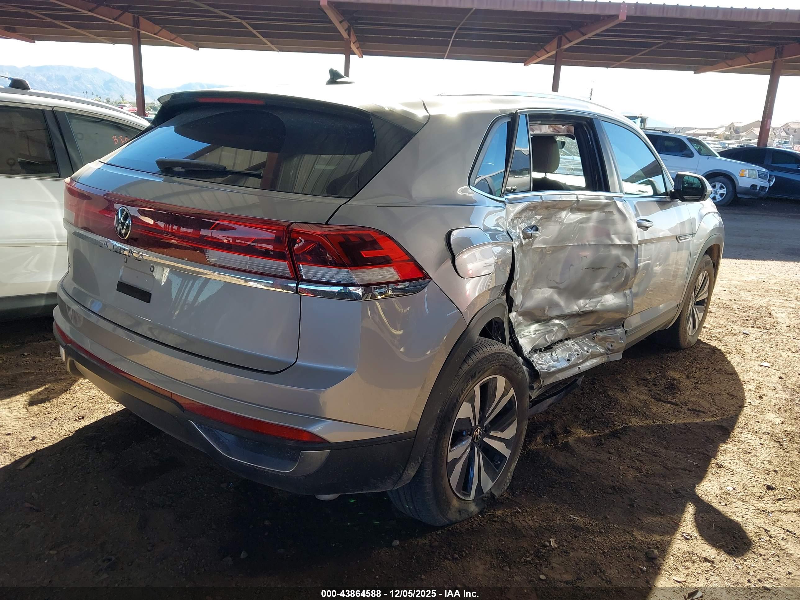 VOLKSWAGEN ATLAS image 4