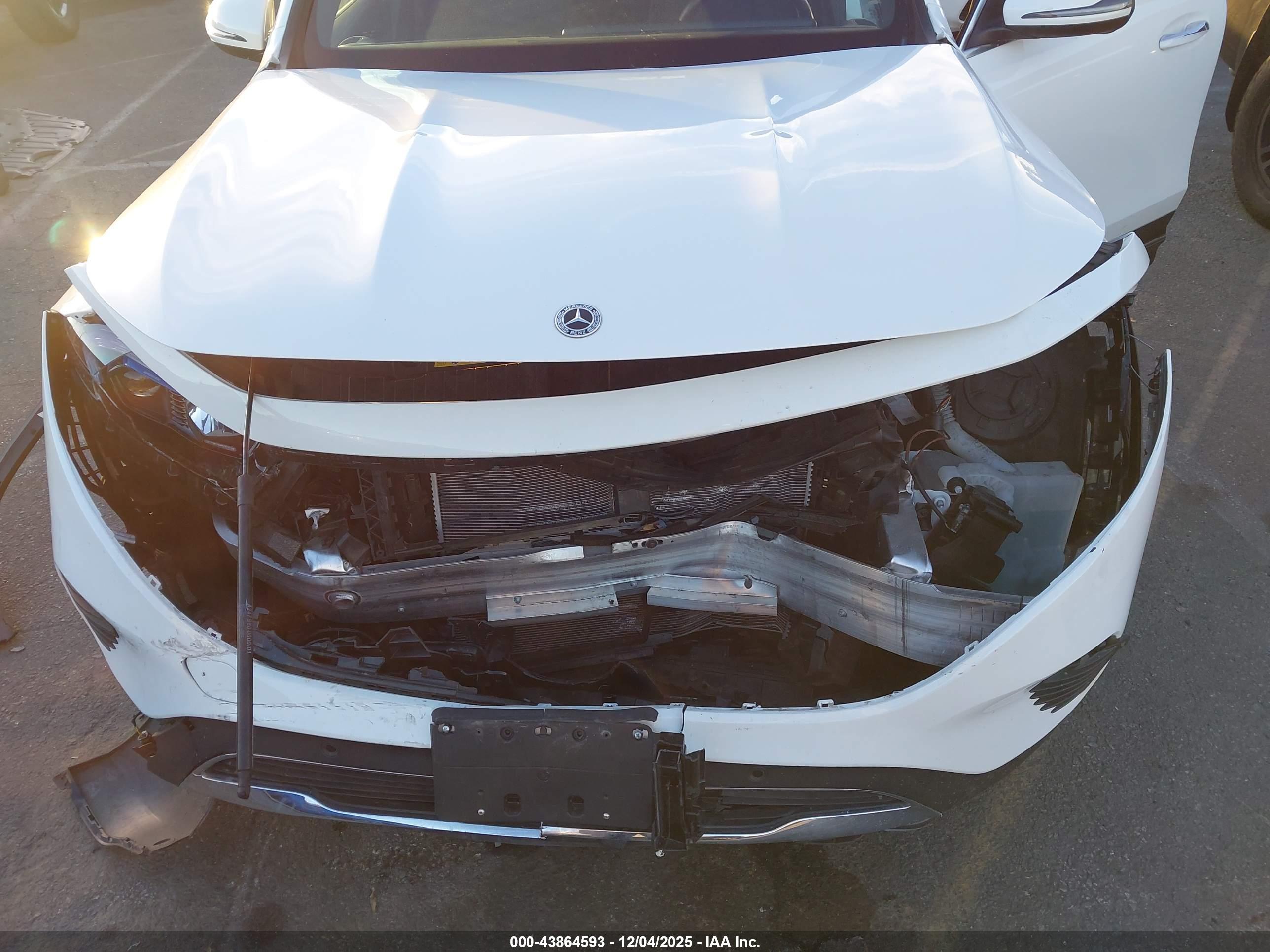 MERCEDES-BENZ EQB image 6